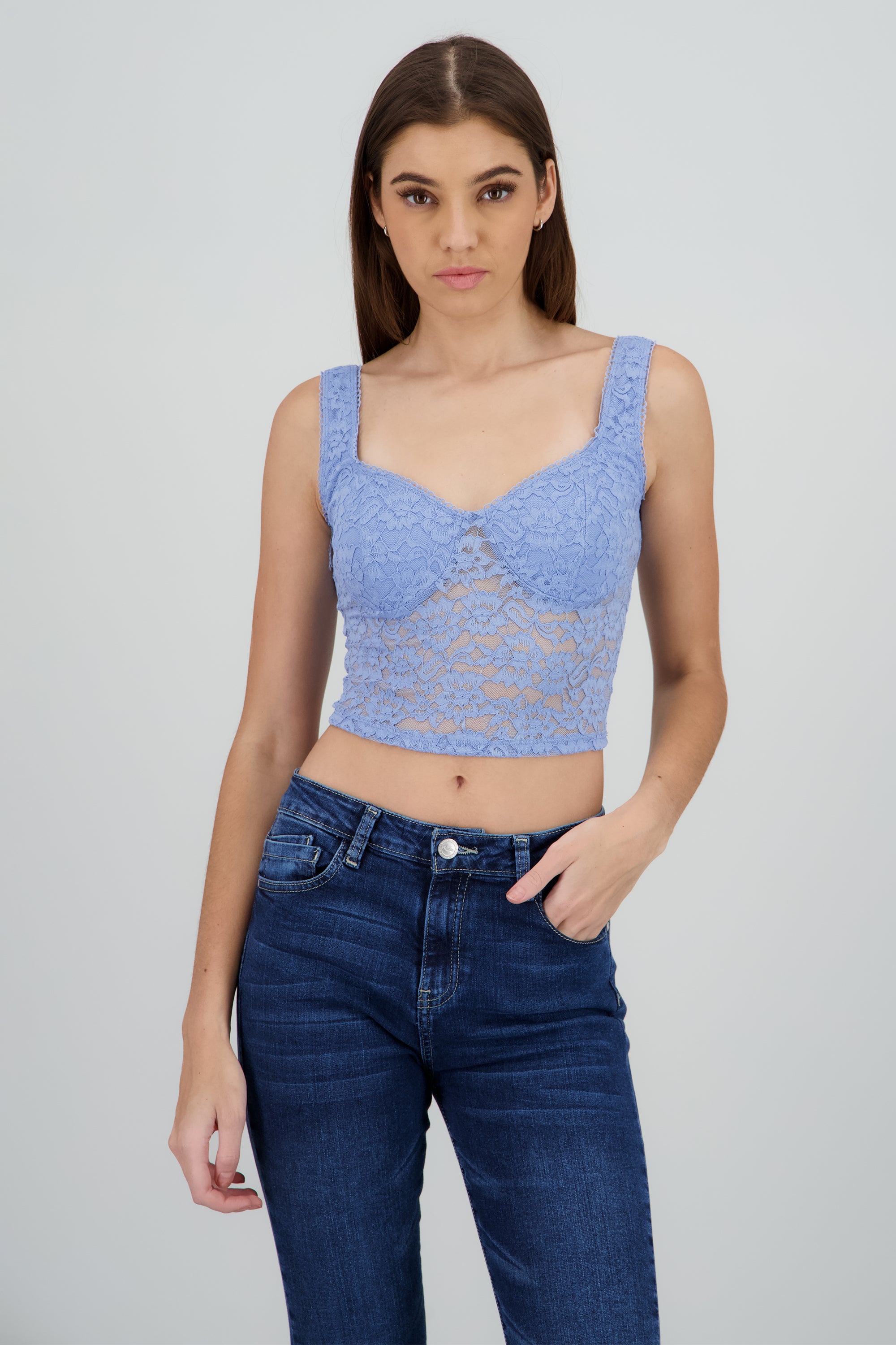 Top encaje con copas AZUL PASTEL