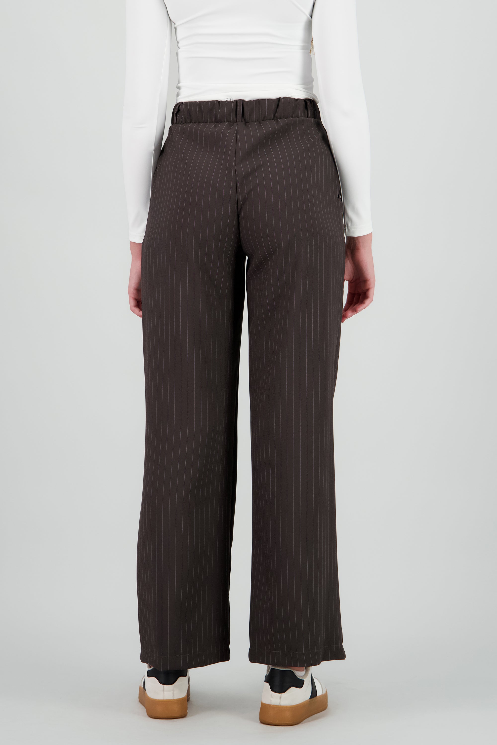 Pantalon recto detalle rayas GRIS OBSCURO