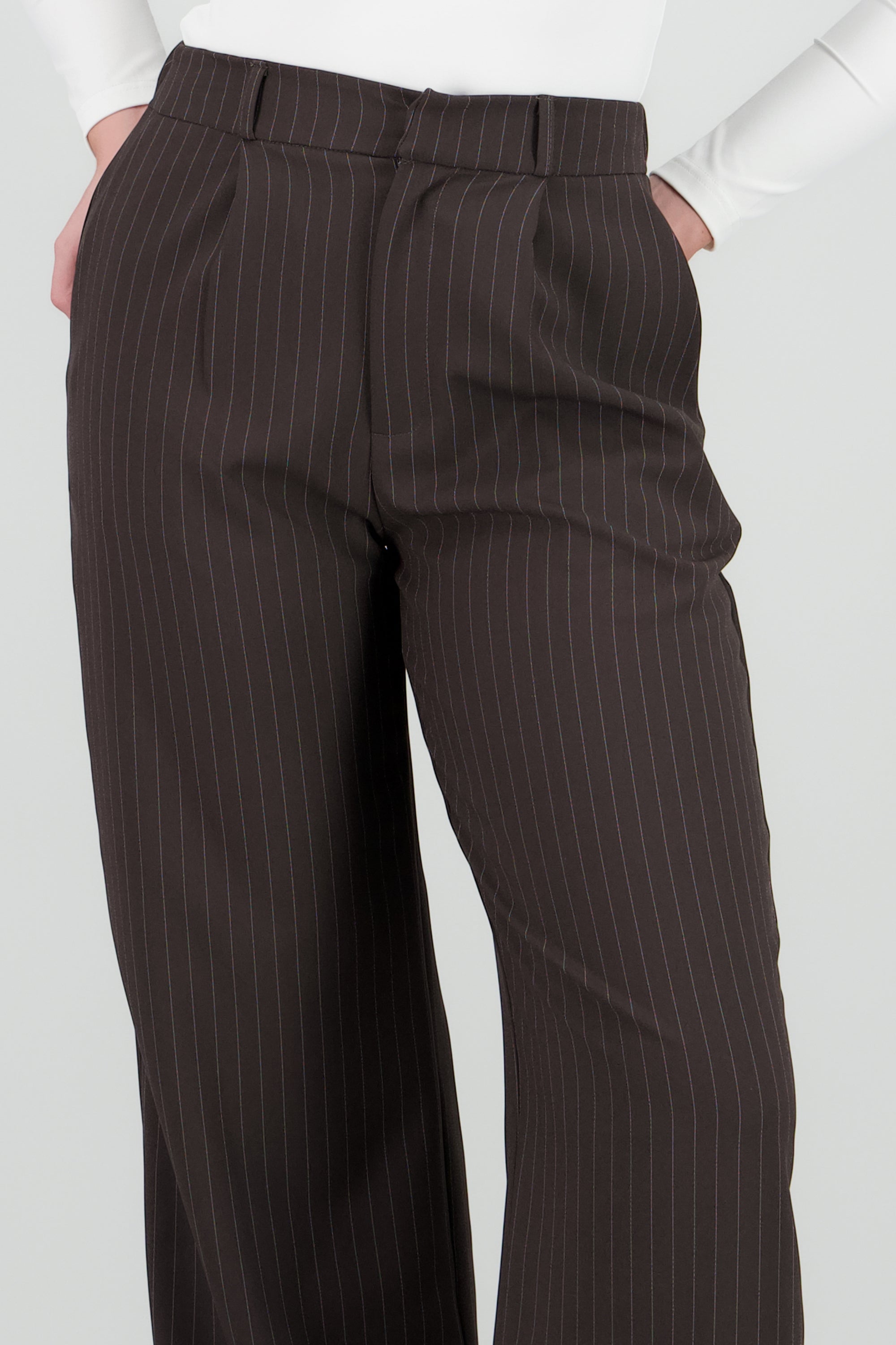 Pantalon recto detalle rayas GRIS OBSCURO