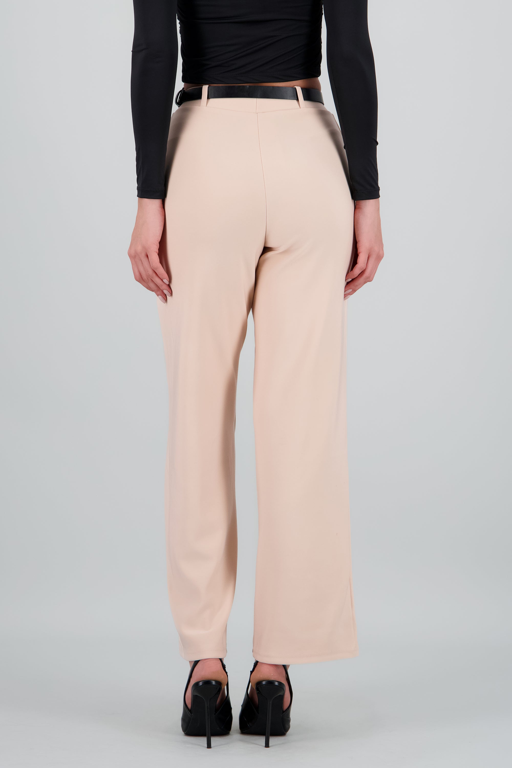 Pantalon estilo recto con cinturon BEIGE