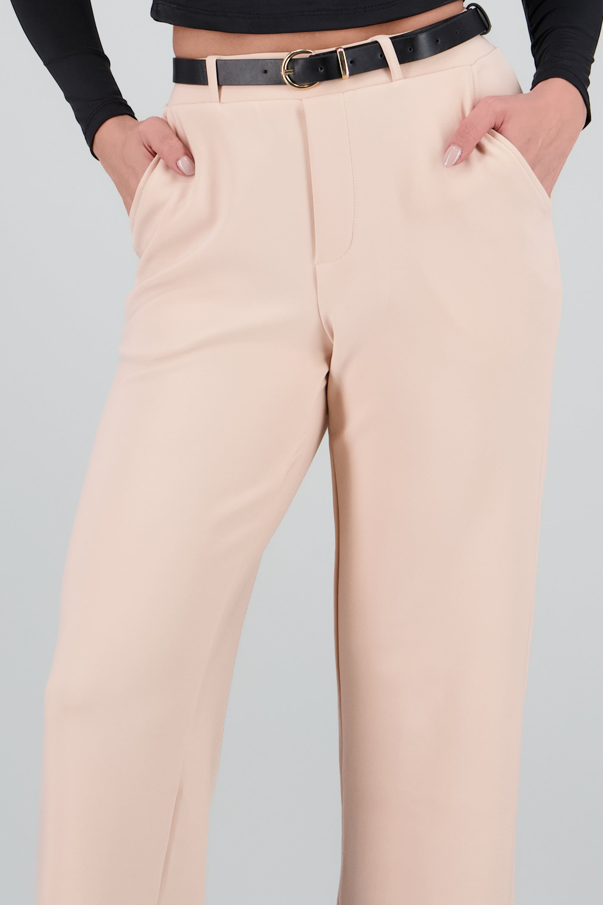 Pantalon estilo recto con cinturon BEIGE