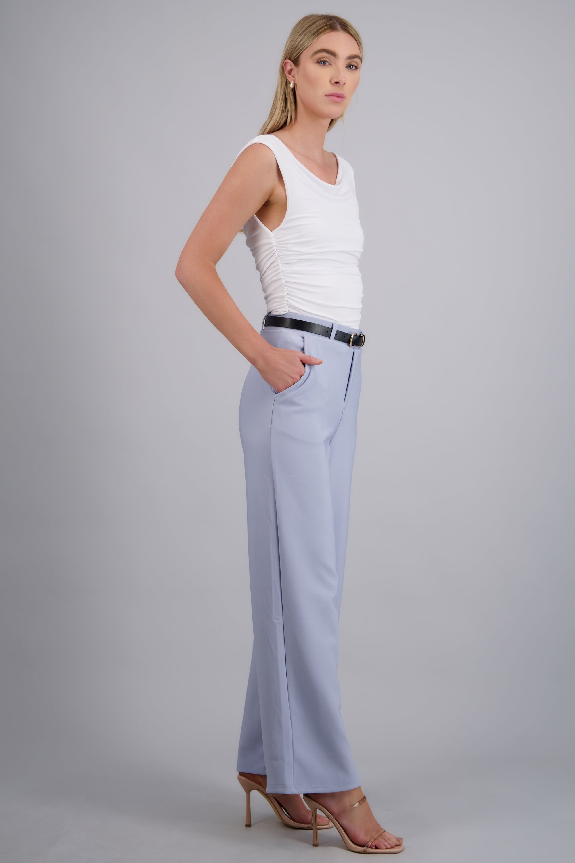Pantalon estilo recto con cinturon AZUL PASTEL