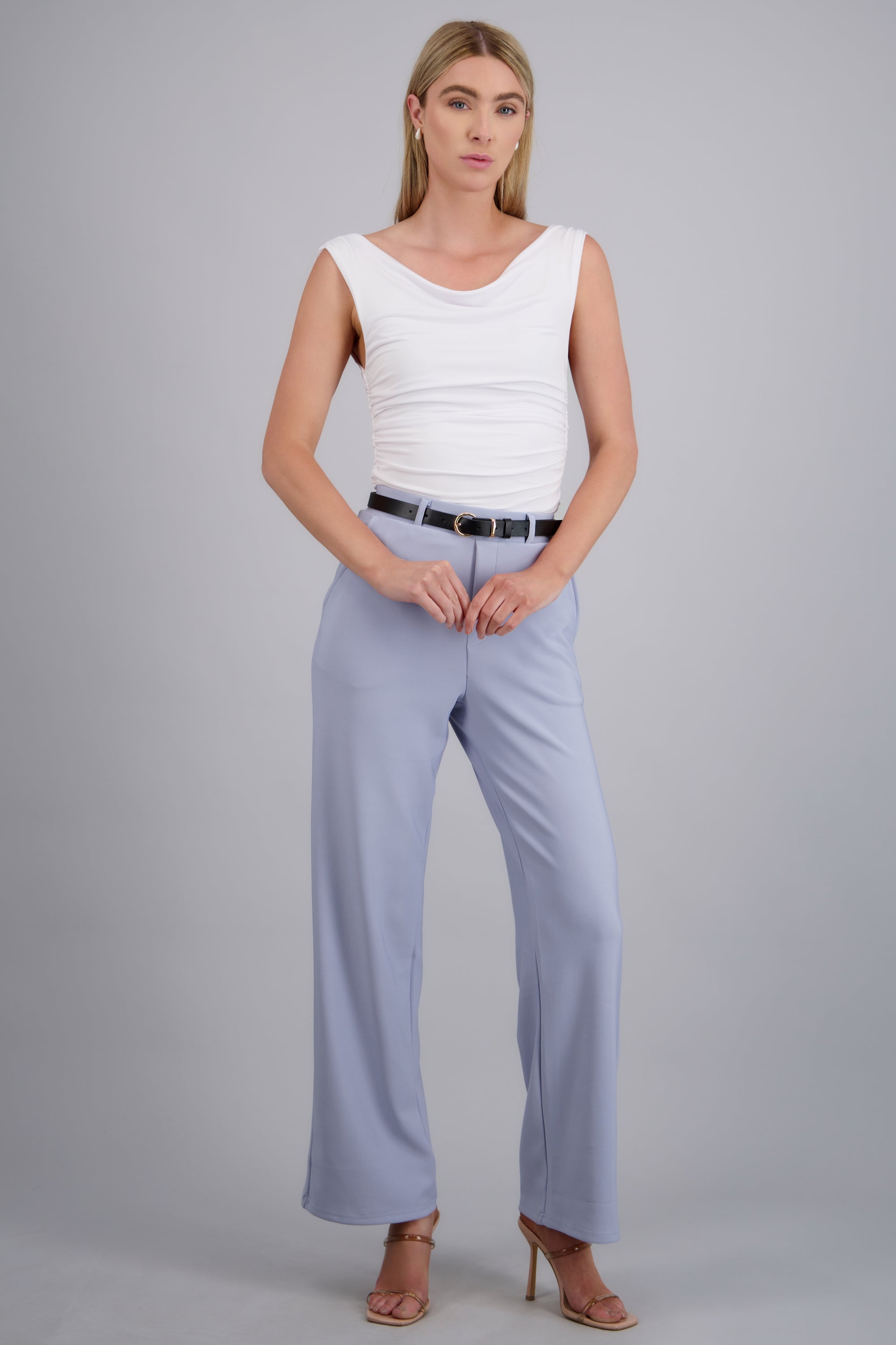 Pantalon estilo recto con cinturon AZUL PASTEL