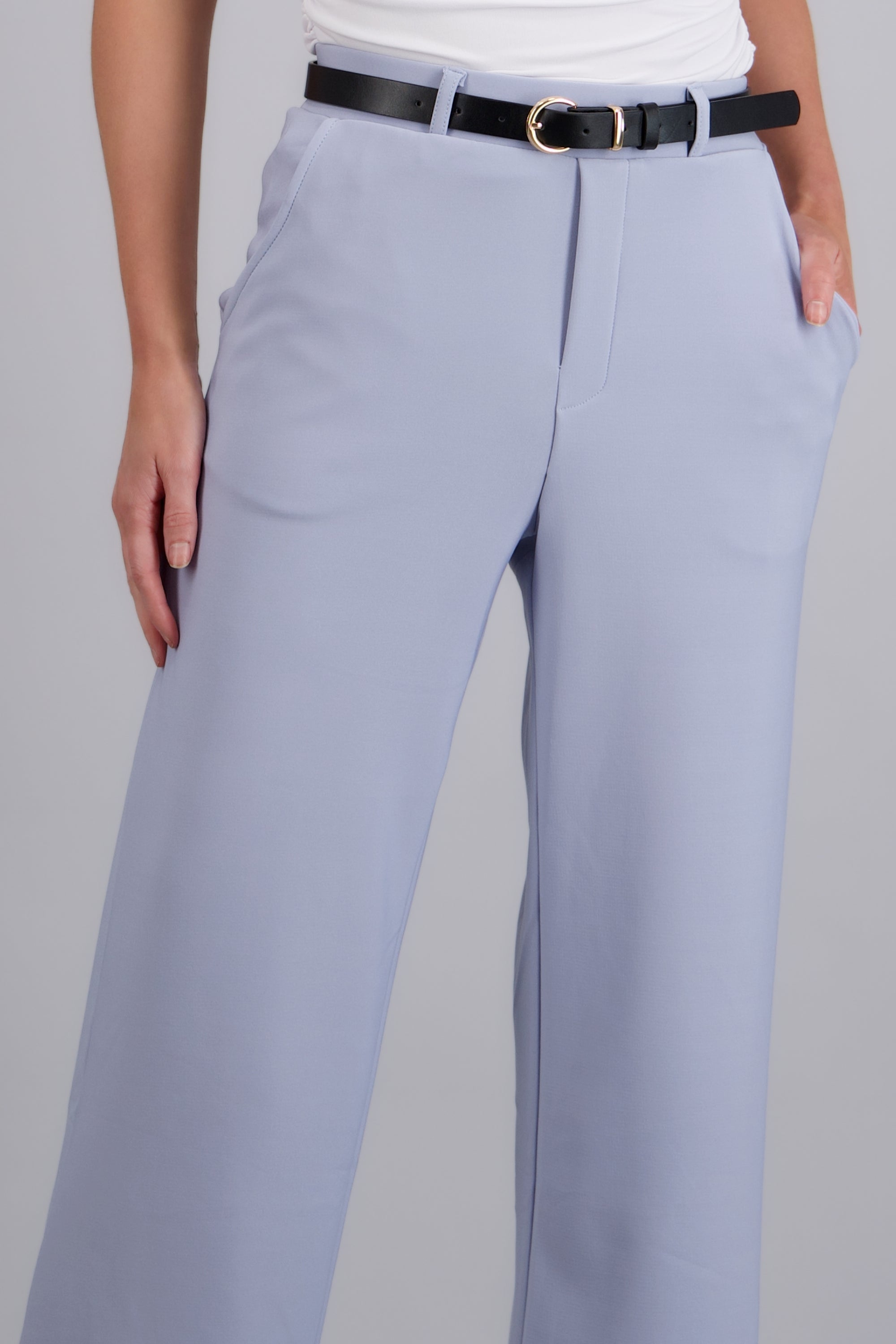 Pantalon estilo recto con cinturon AZUL PASTEL