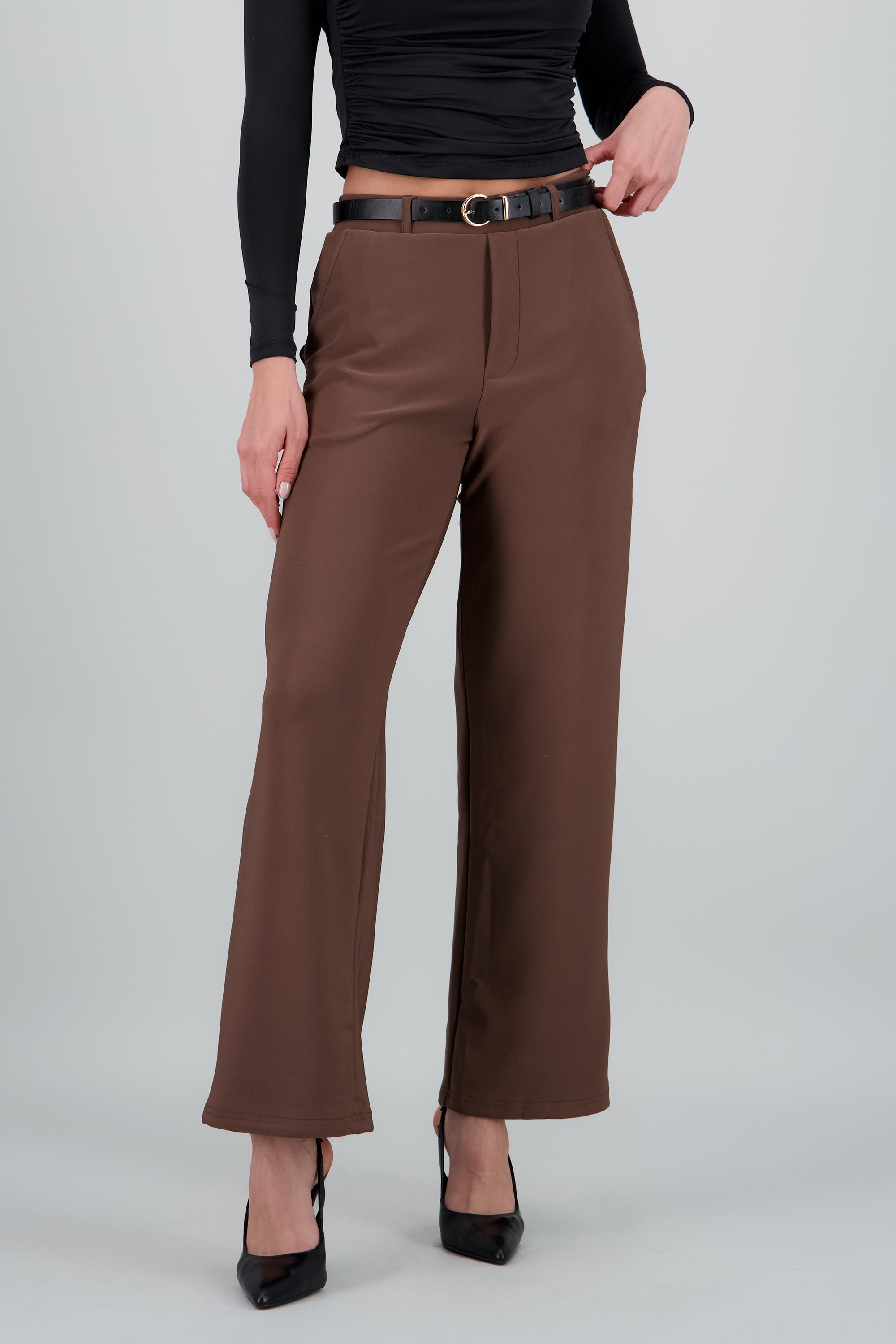 Pantalon estilo recto con cinturon CHOCOLATE