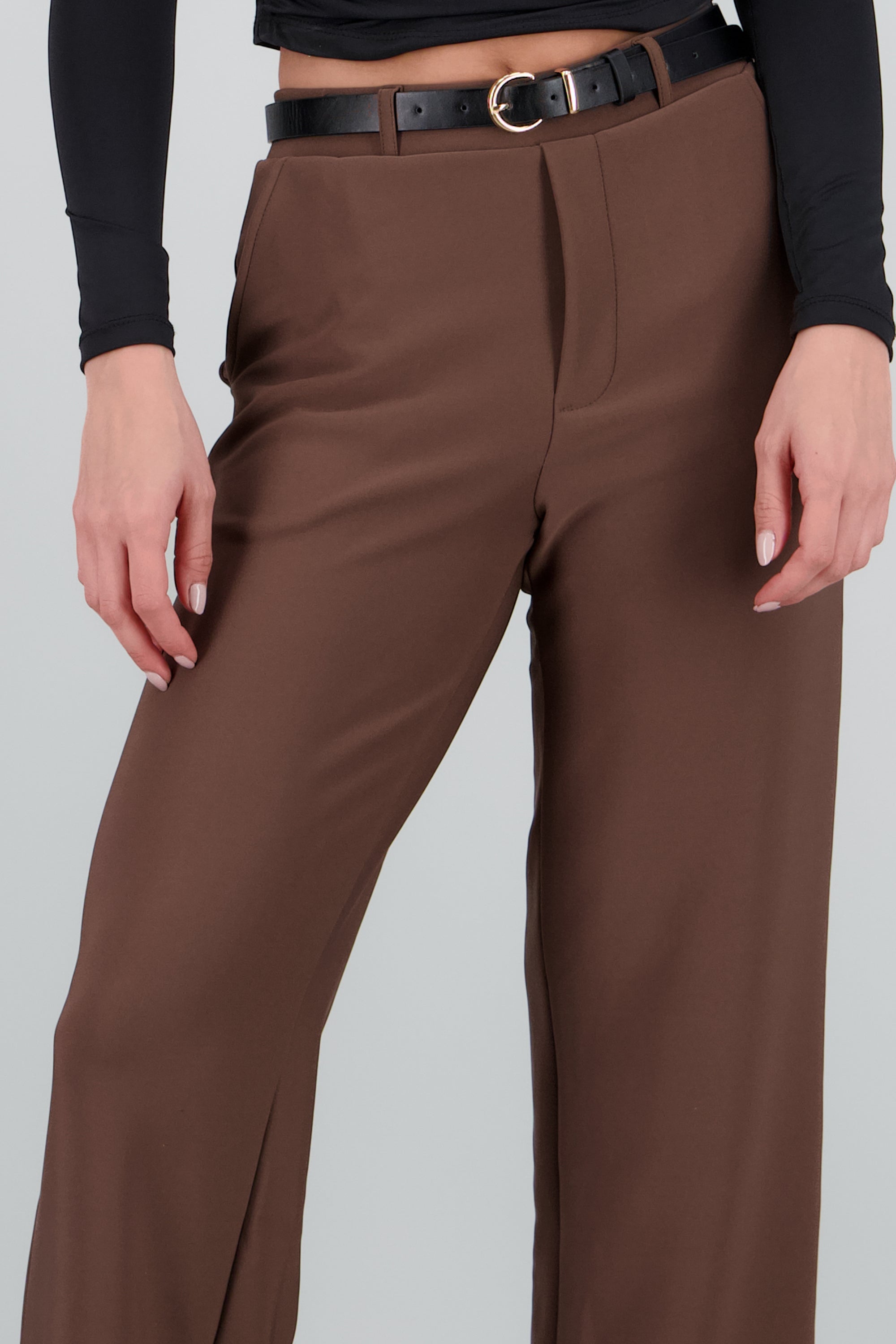 Pantalon estilo recto con cinturon CHOCOLATE