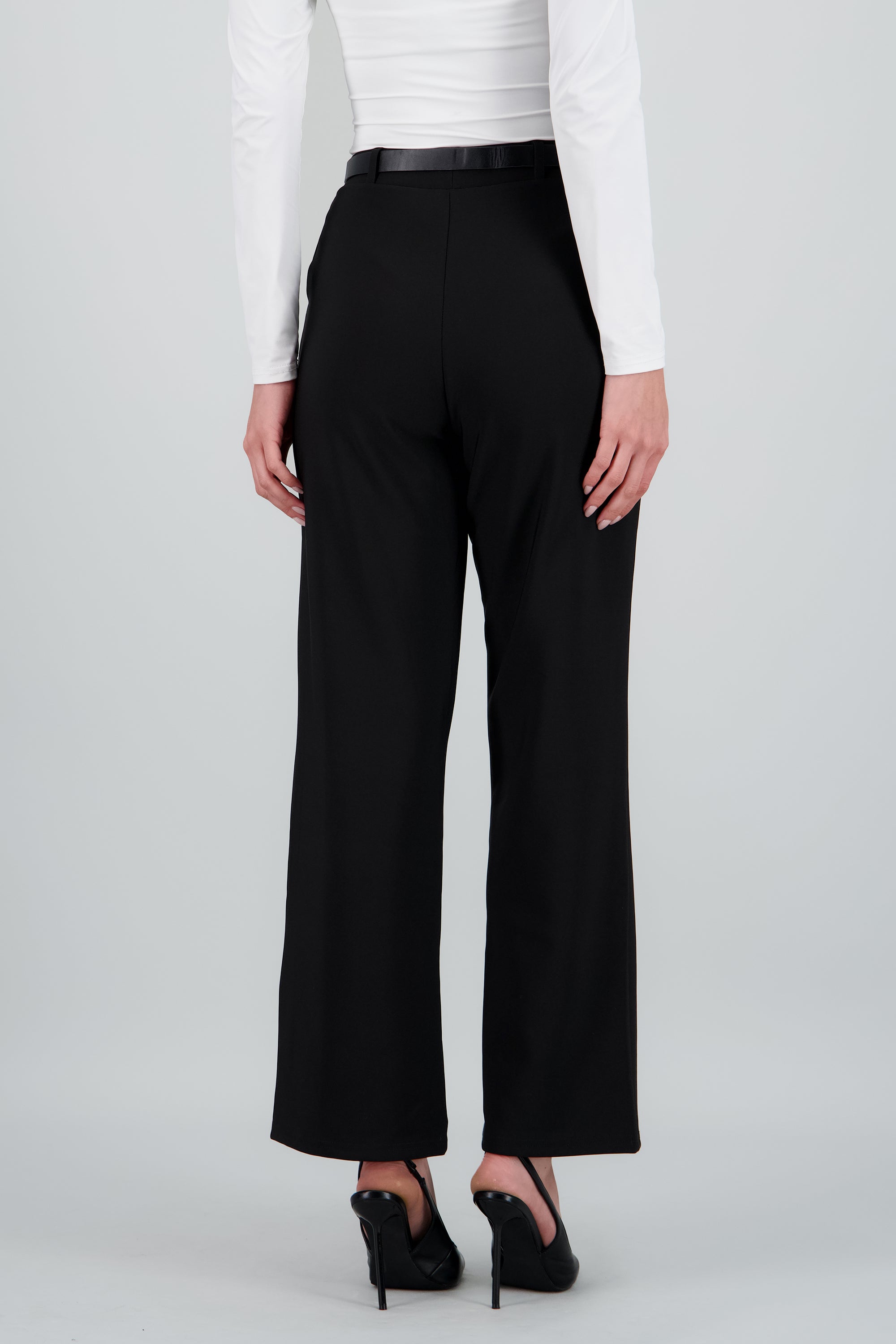 Pantalon estilo recto con cinturon NEGRO