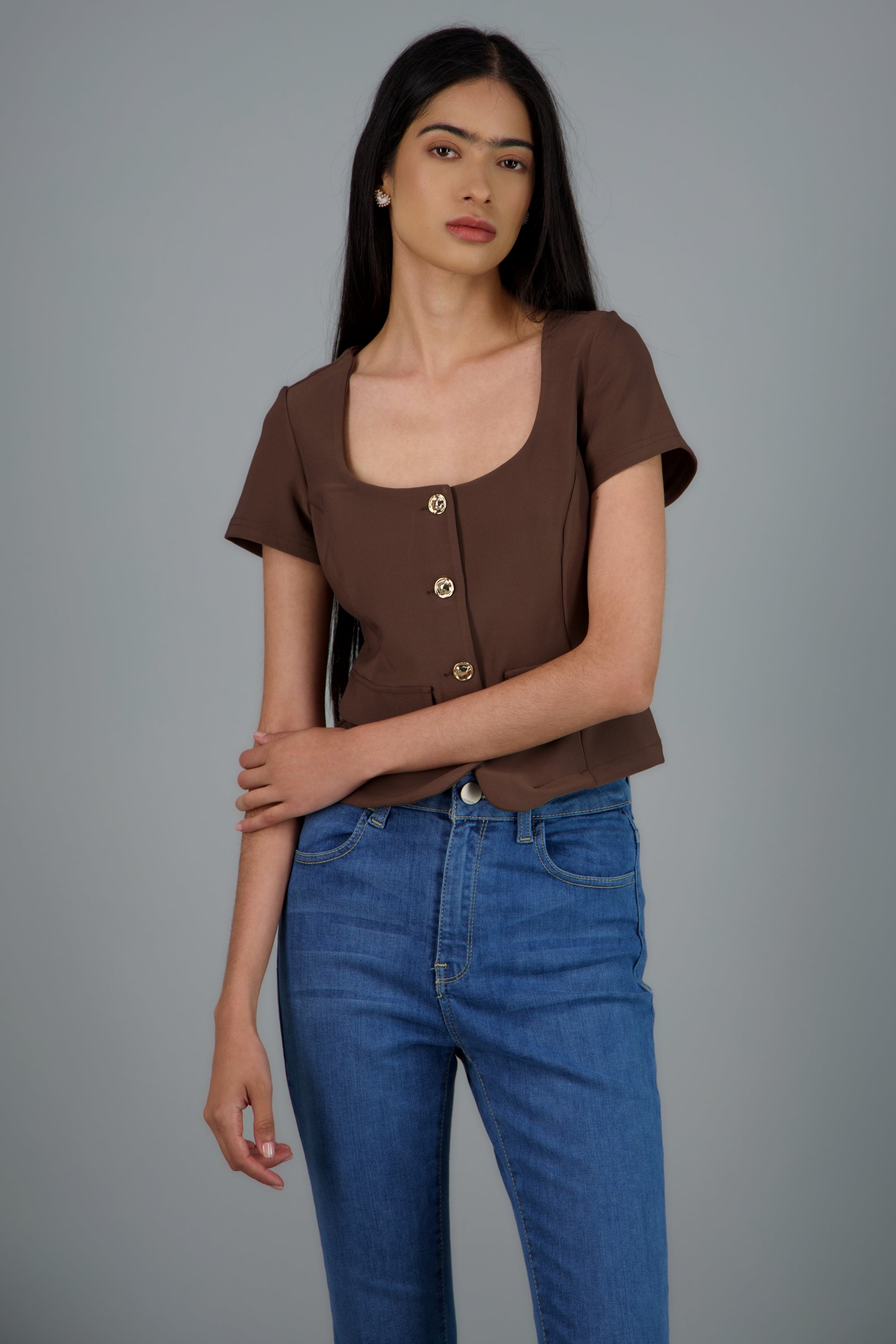 Top con botones manga corta CHOCOLATE