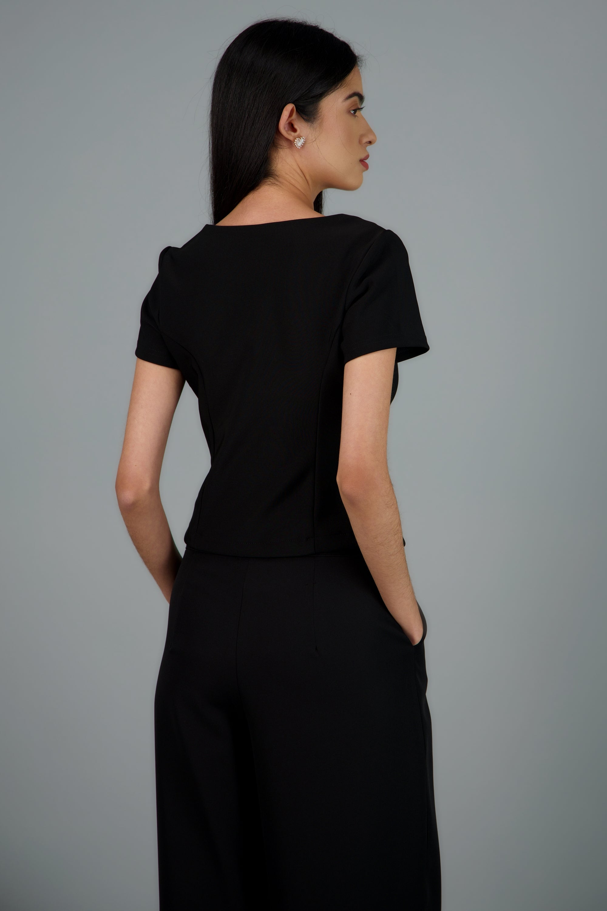 Top con botones manga corta NEGRO