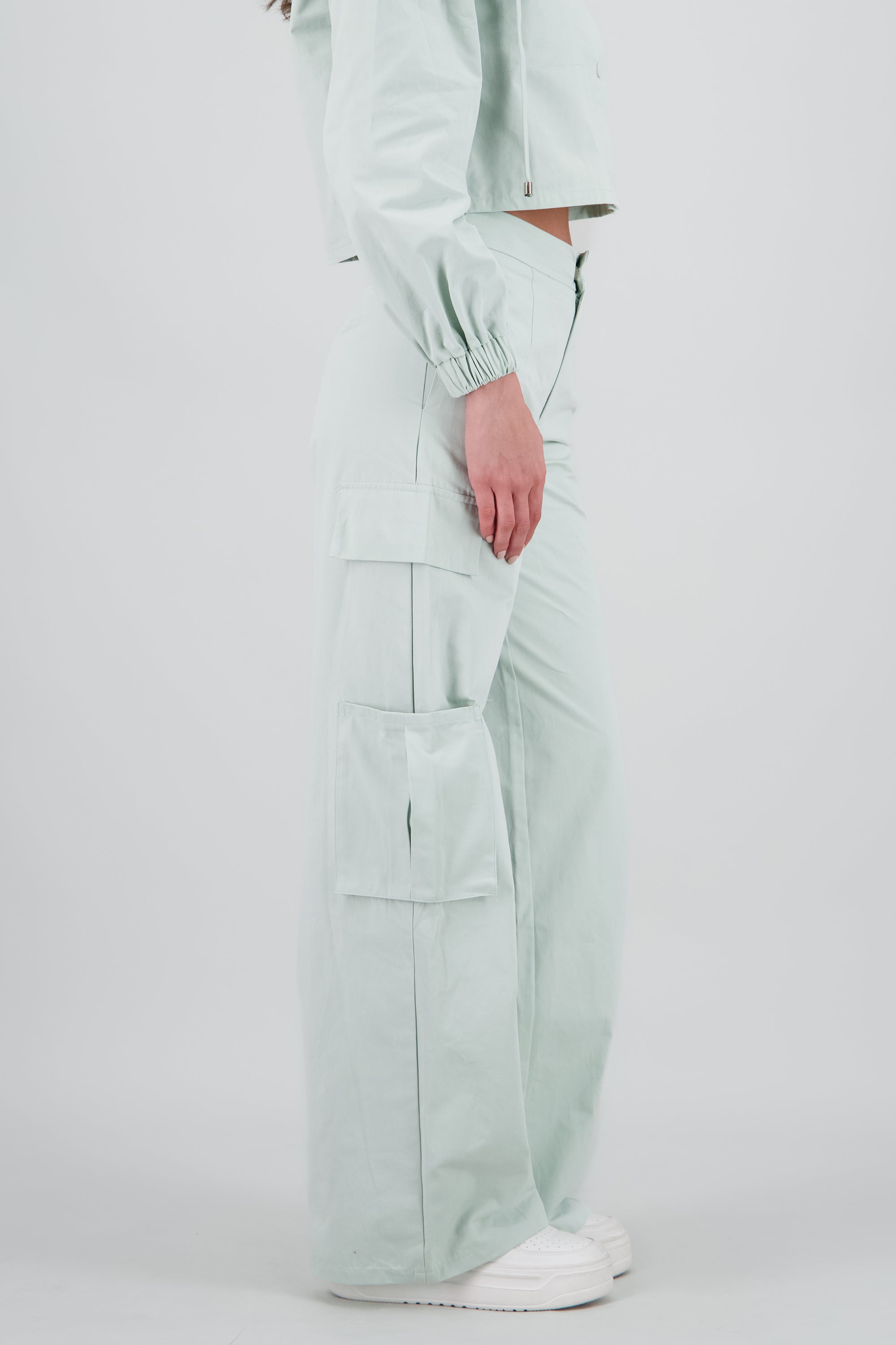 Pantalones cargo SAGE