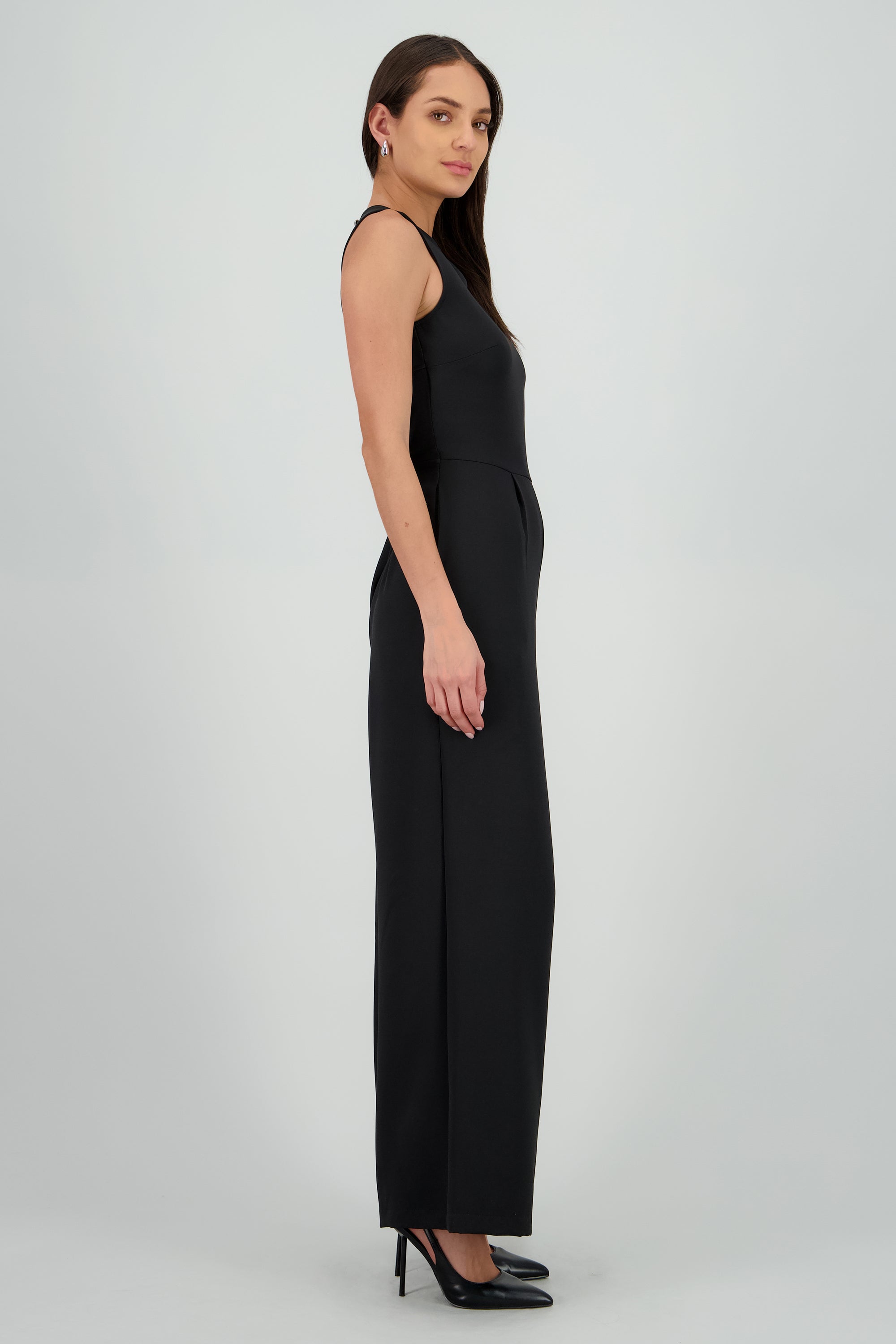 Jumpsuit liso detalle escote espalda NEGRO