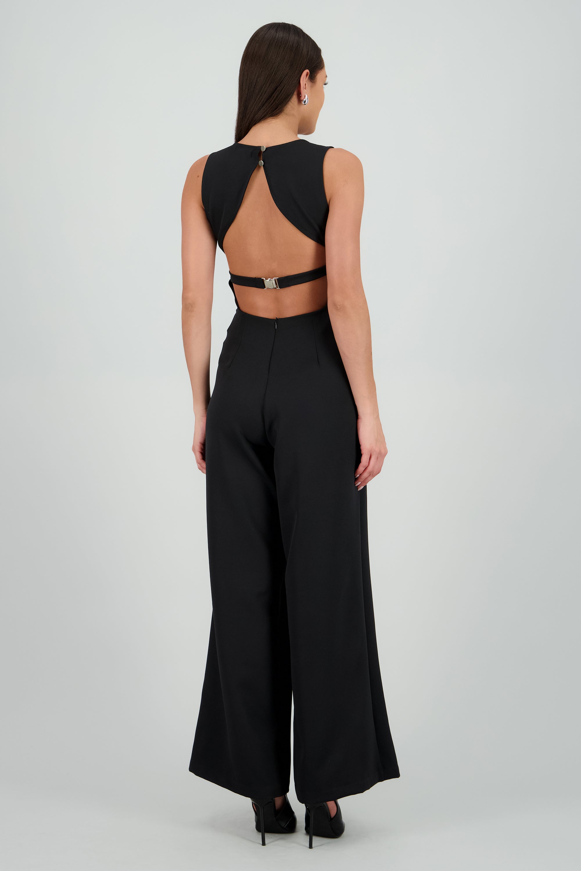 Jumpsuit liso detalle escote espalda NEGRO
