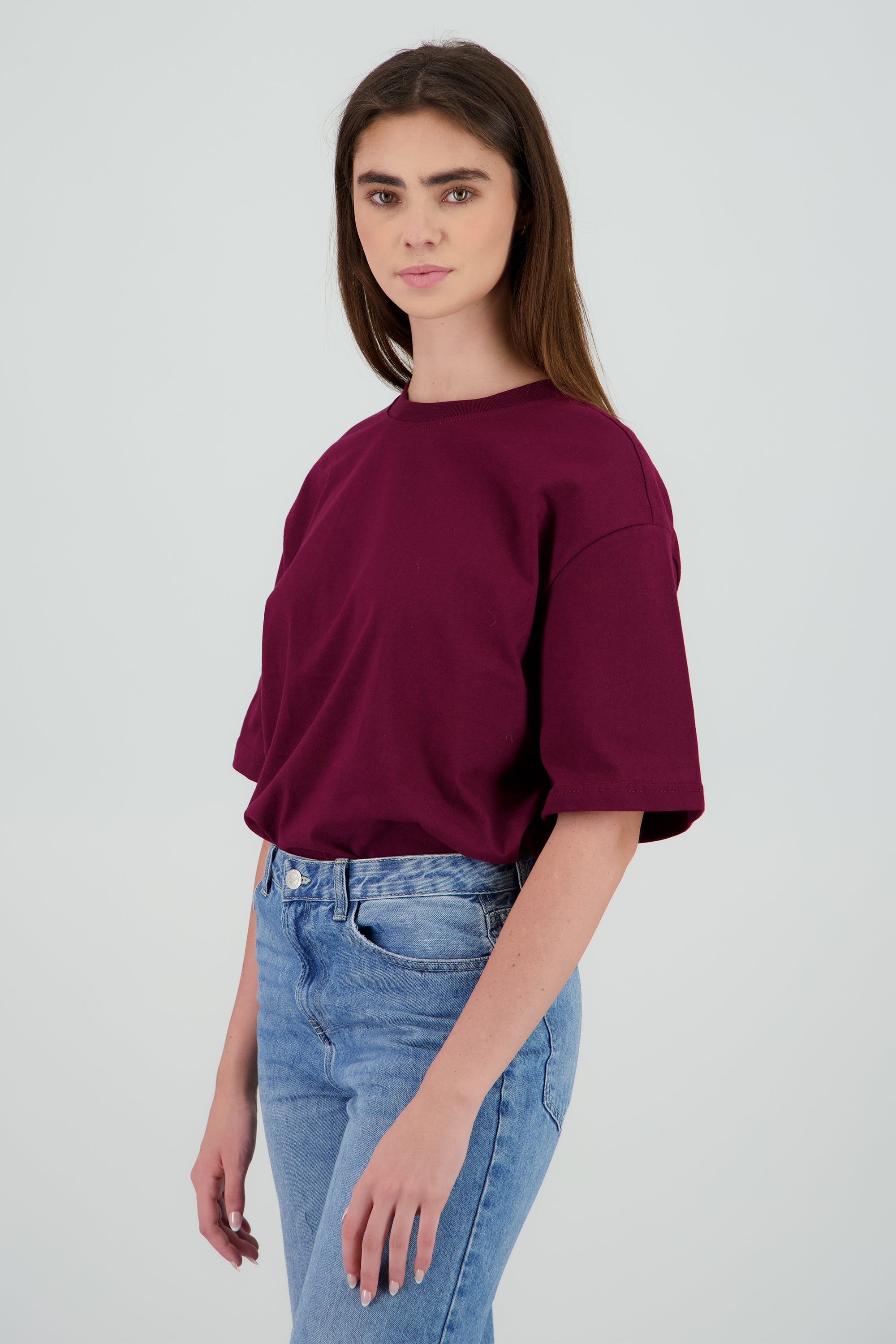 Playera manga corta lisa detalle cuello CIRUELA