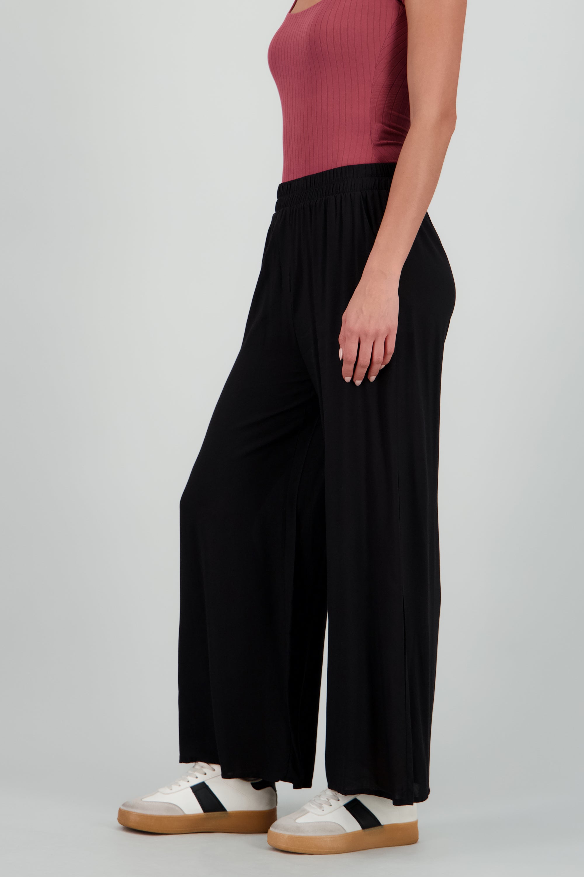 Pantalon amplio liso NEGRO