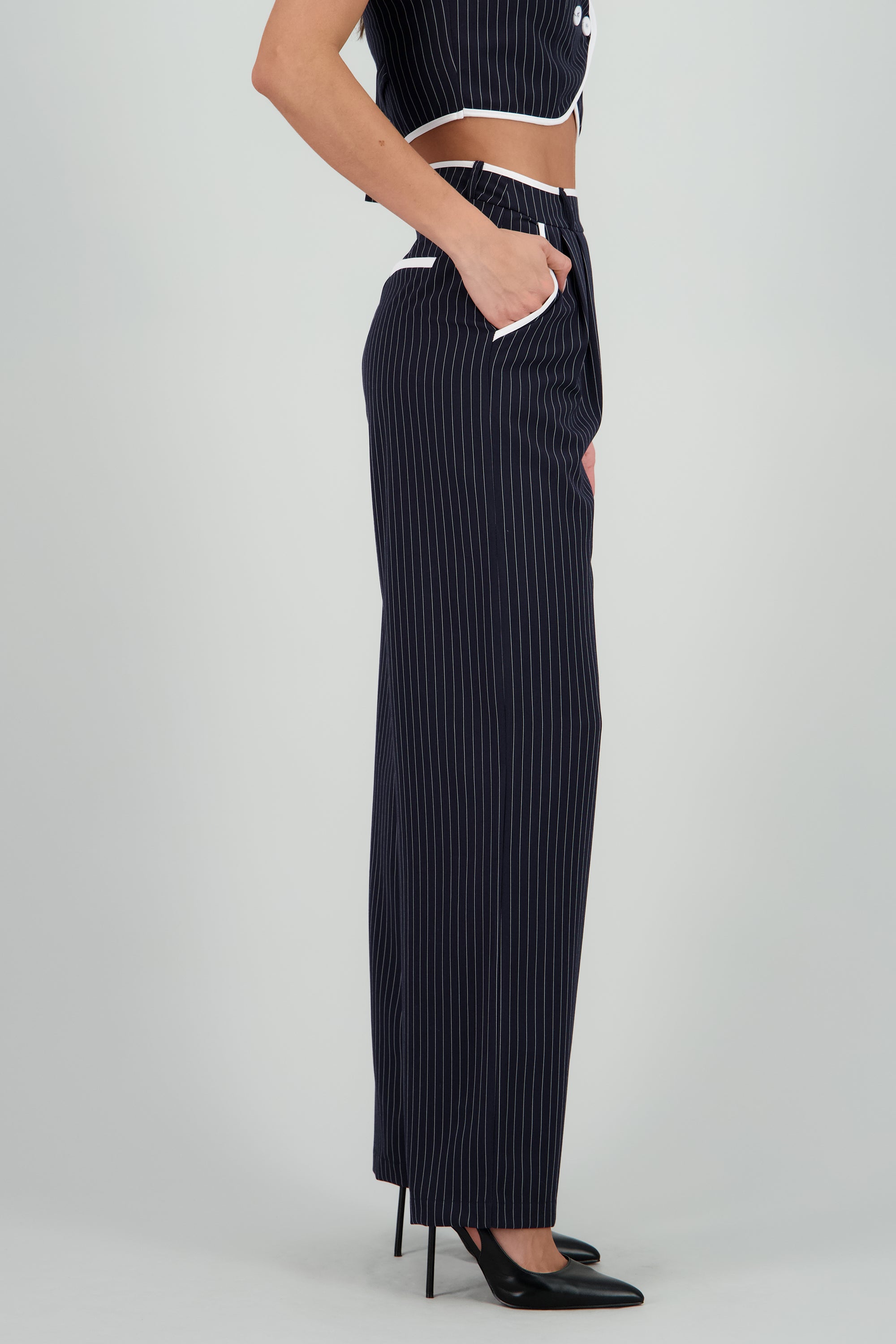 Pantalon con pinzas de rayas con contrastes MARINO COMBO