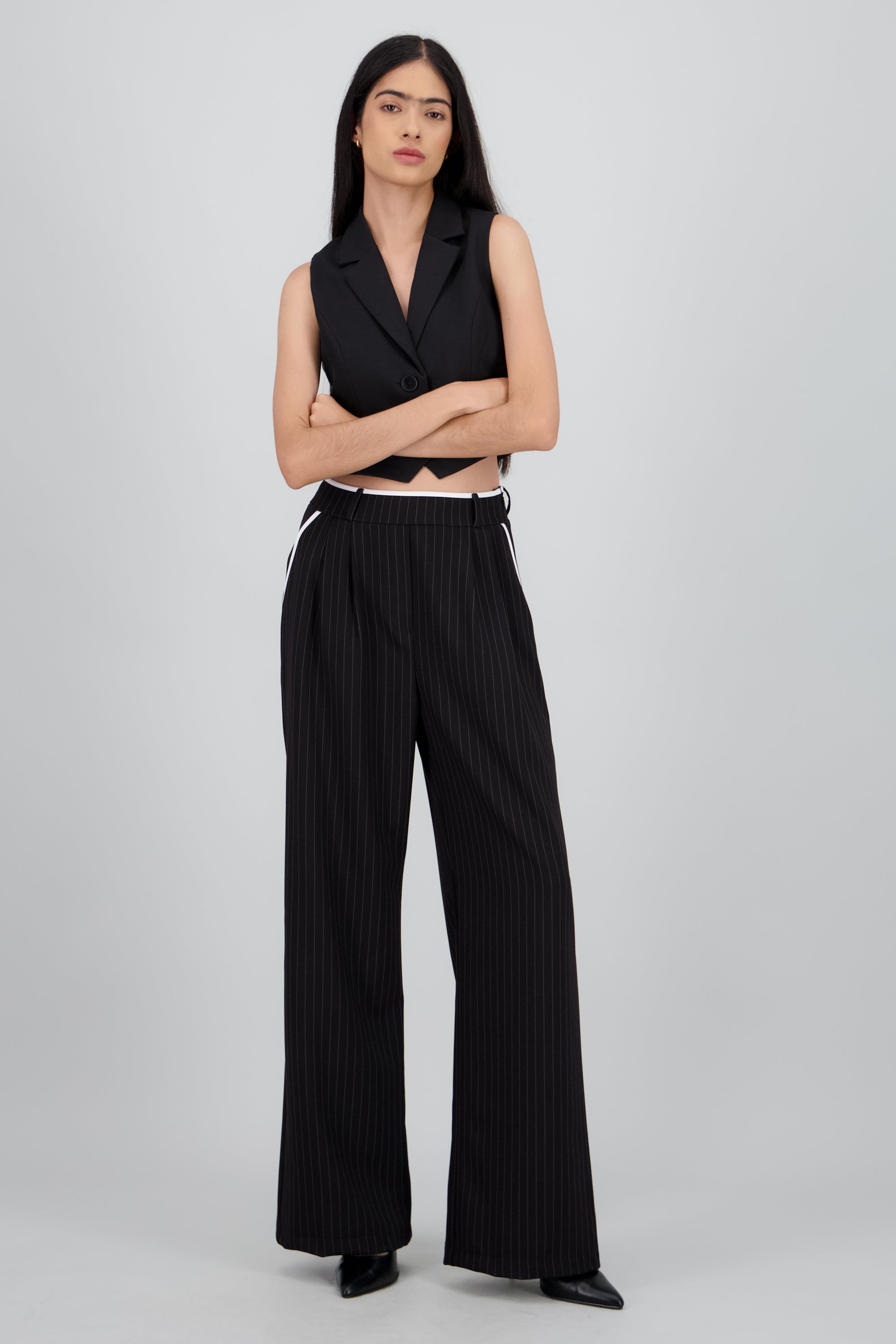 Pantalon con pinzas de rayas con contrastes NEGRO COMBO