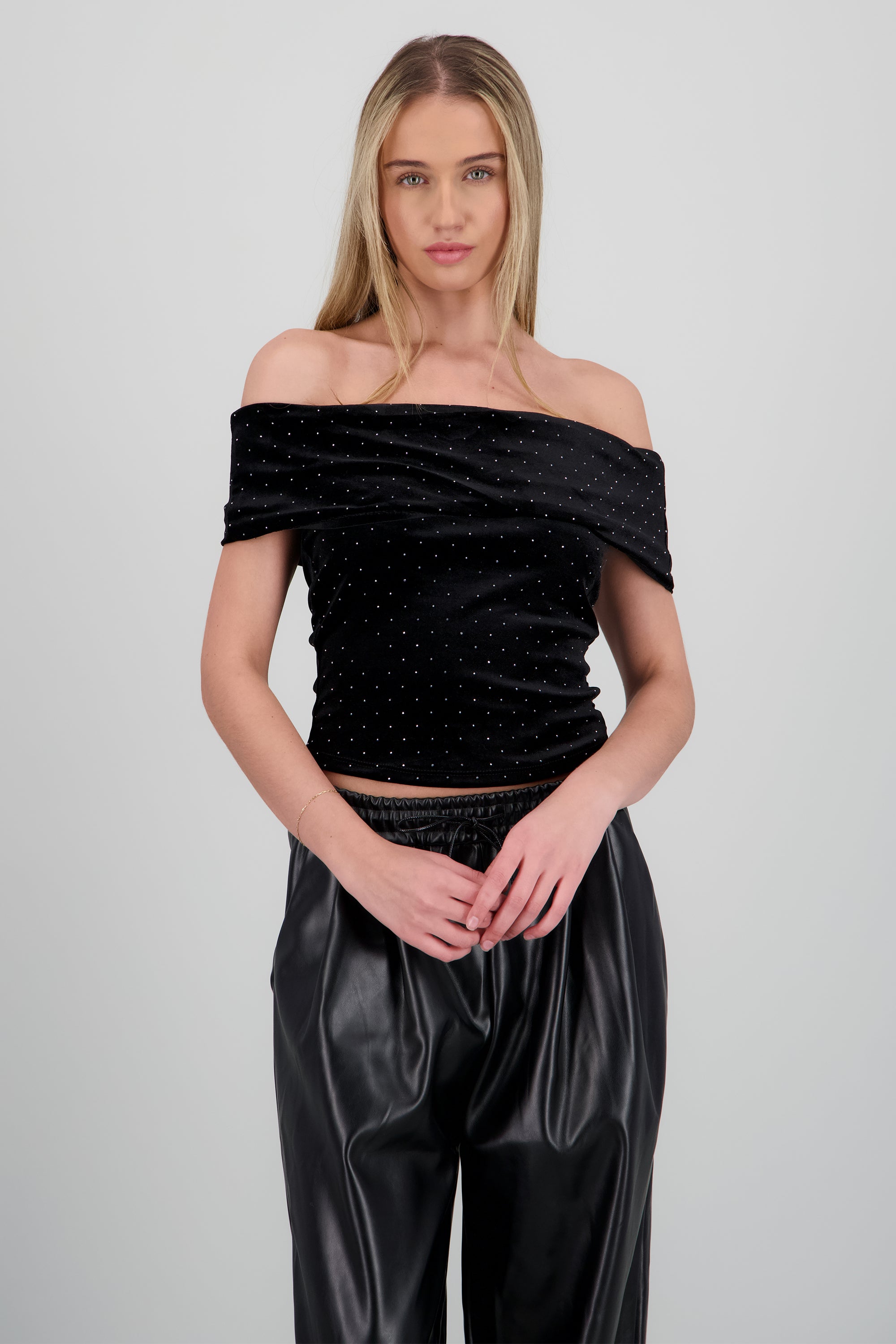 Top velvet off shoulder brillos manga corta NEGRO