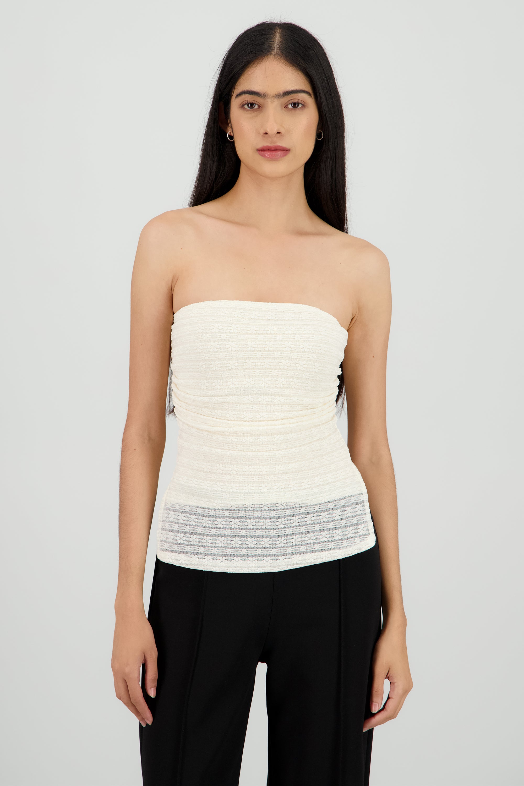 Top bandeau encaje con aberturas CREMA