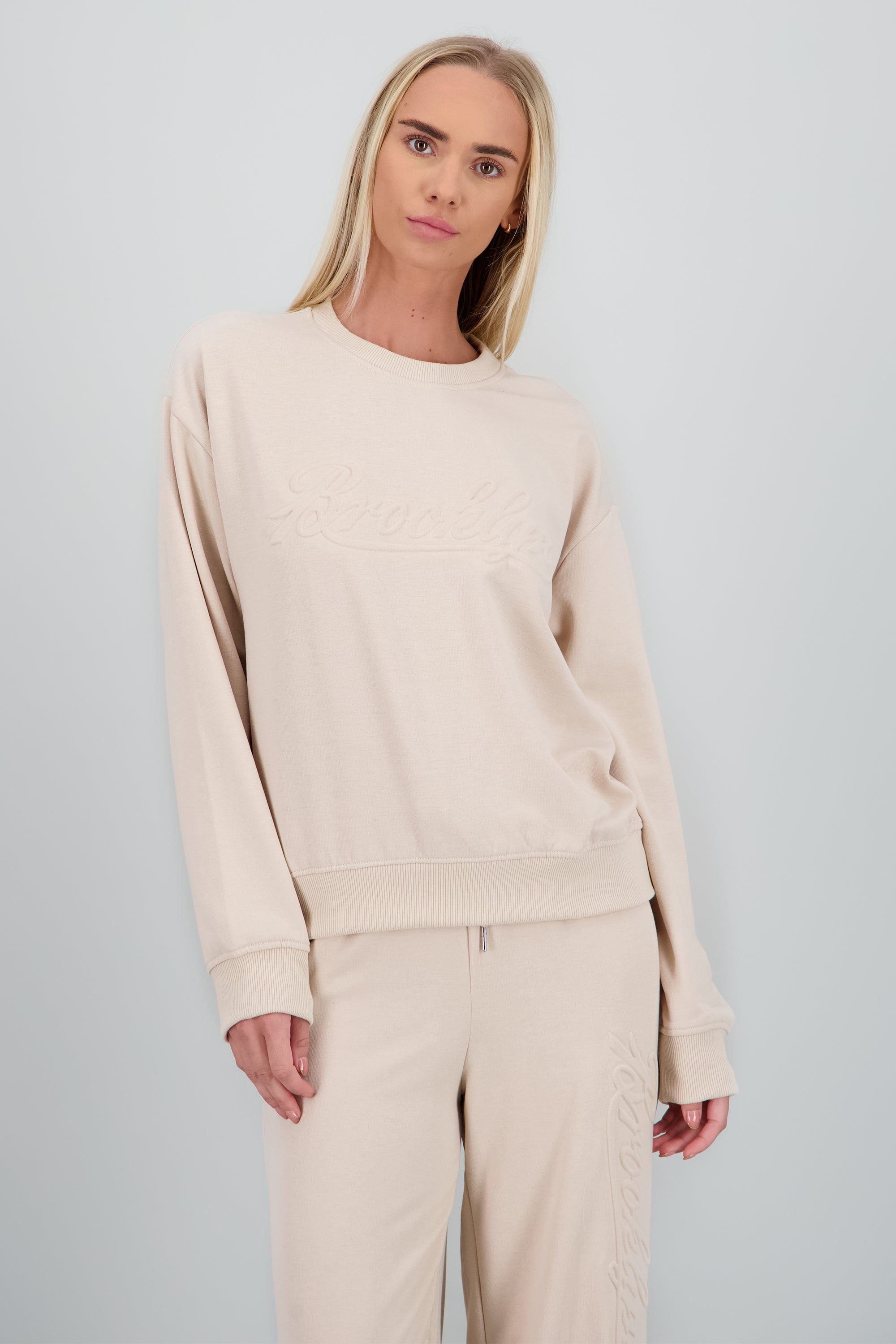 Sudadera letras volumen BEIGE