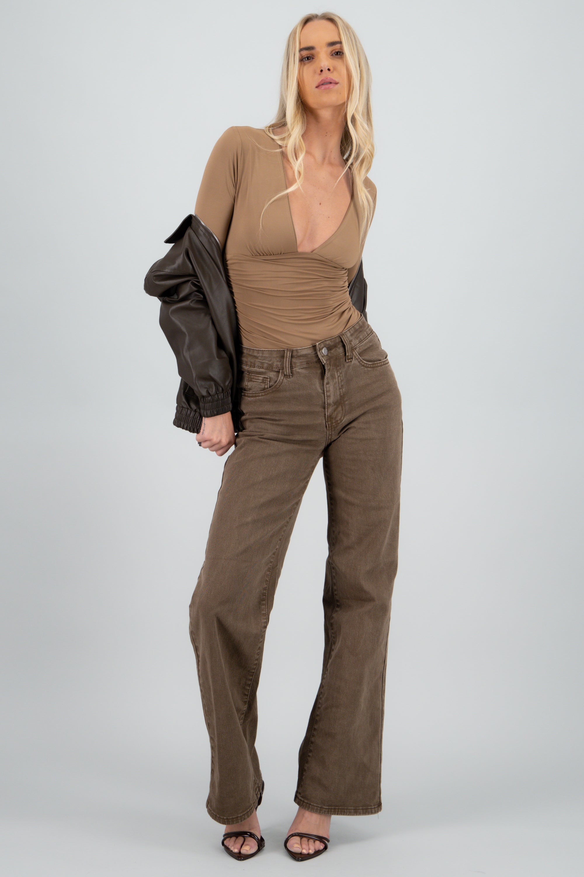 Bodysuit drapeado escote v manga larga CAFE