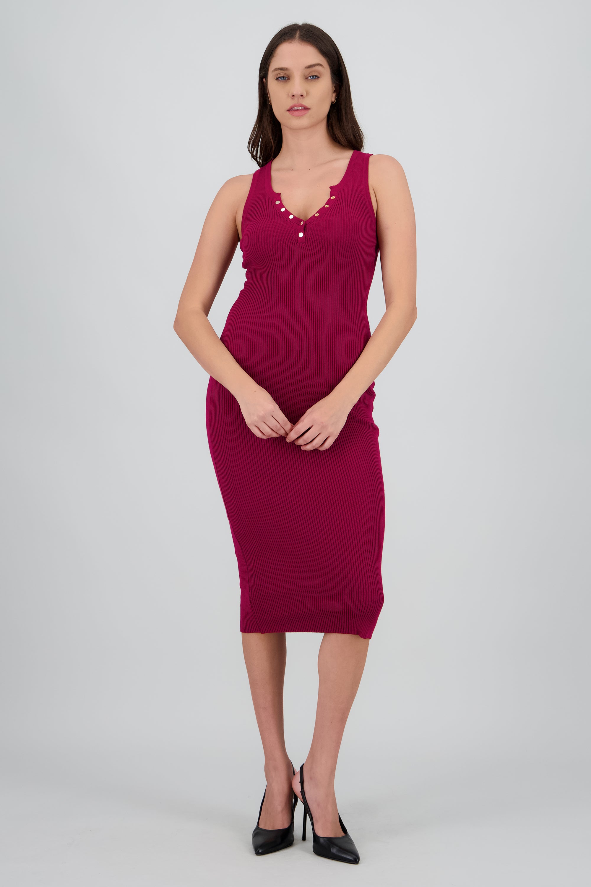 Vestido tejido liso con botones VINO