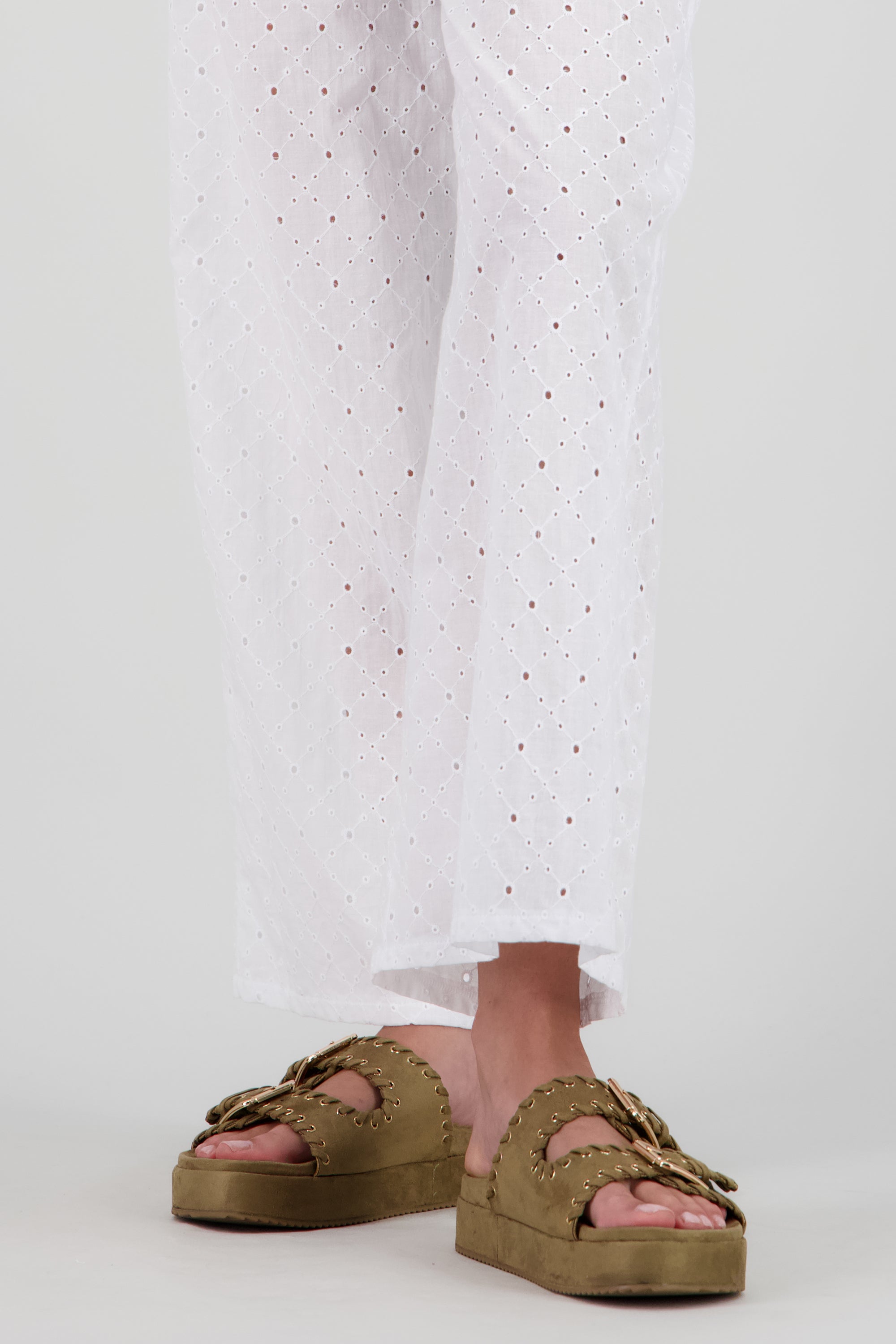 Sandalia plataforma studs y hebillas TAUPE