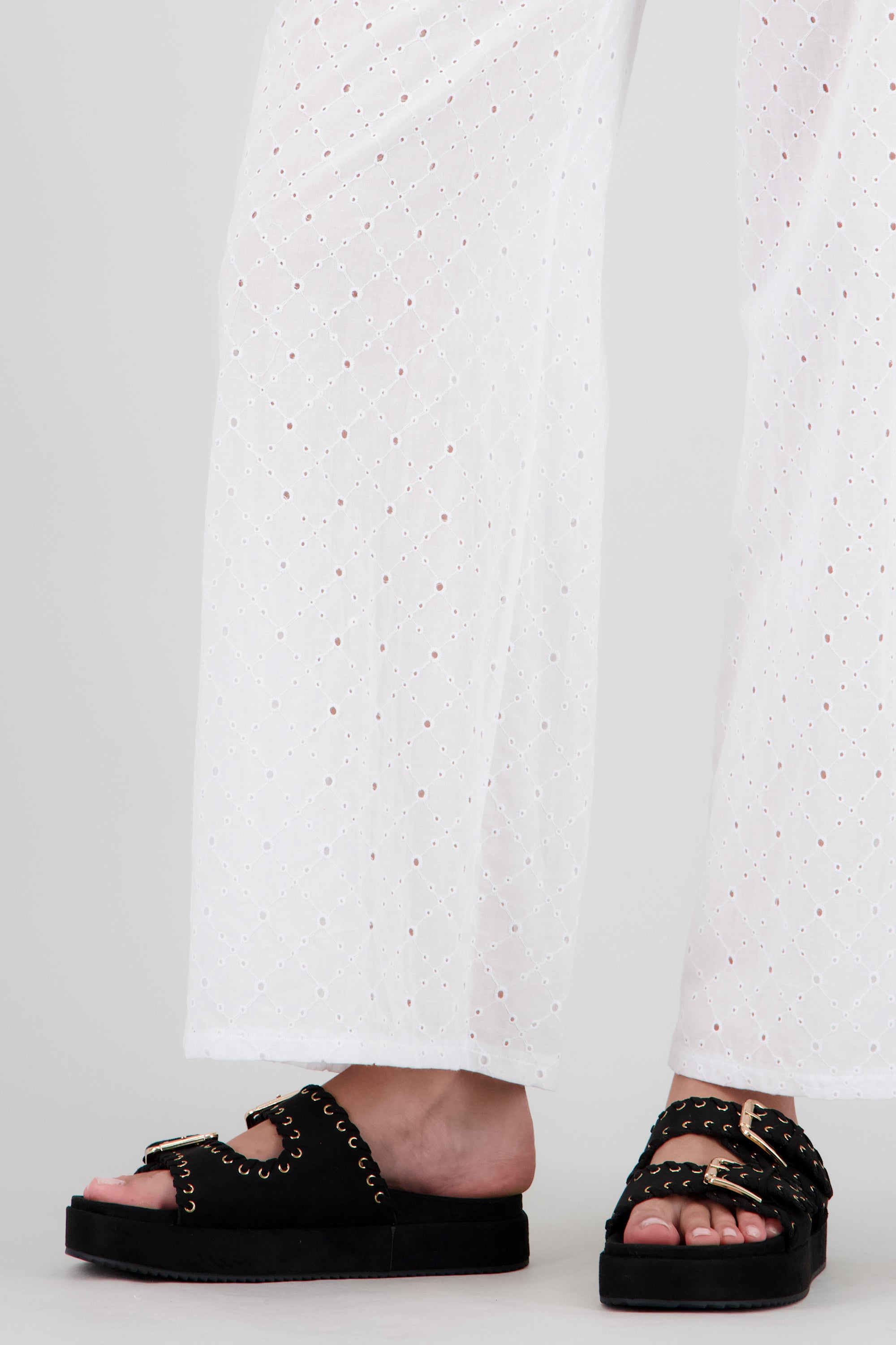 Sandalia plataforma studs y hebillas NEGRO