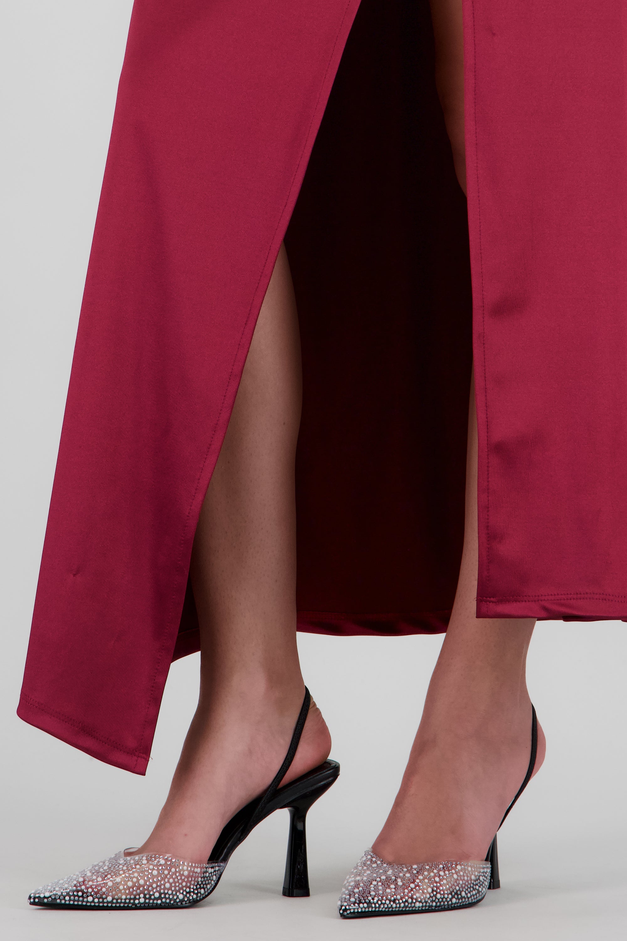 Tacon pointy transparente brillos y perlas NEGRO