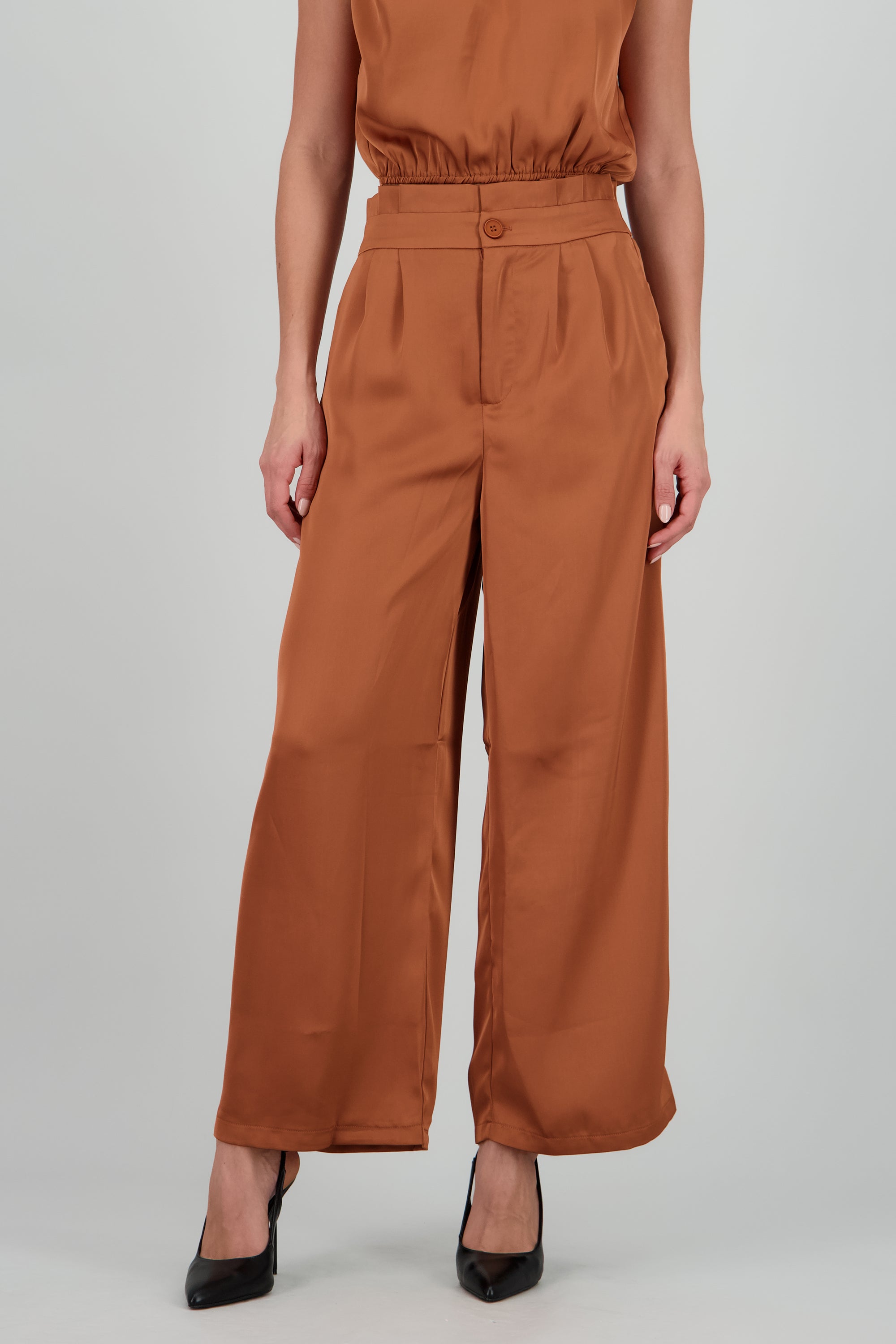 Pantalon high waisted ligero wide leg CAMELLO