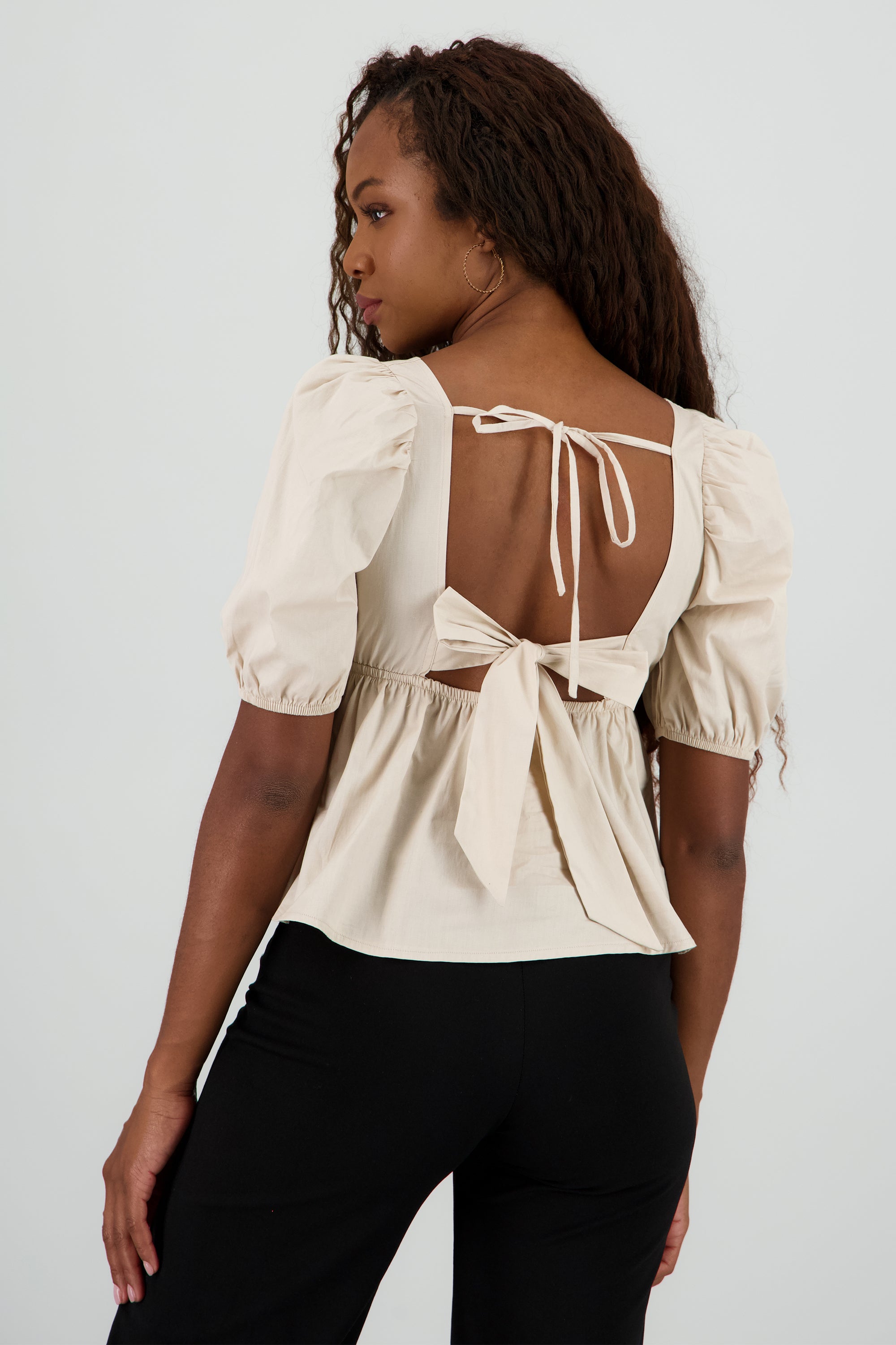 Blusa manga abullonada detalle olan BEIGE