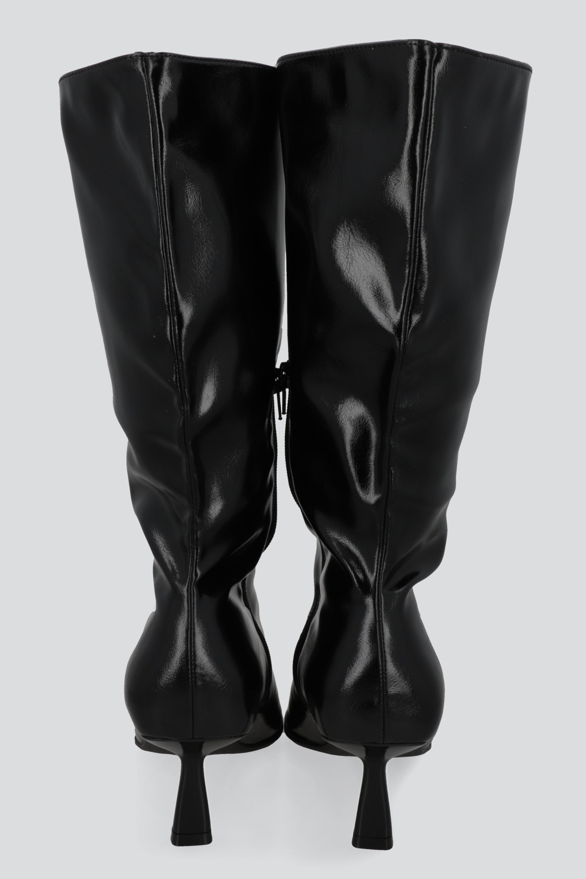 Bota alta pointy tacon puntal NEGRO