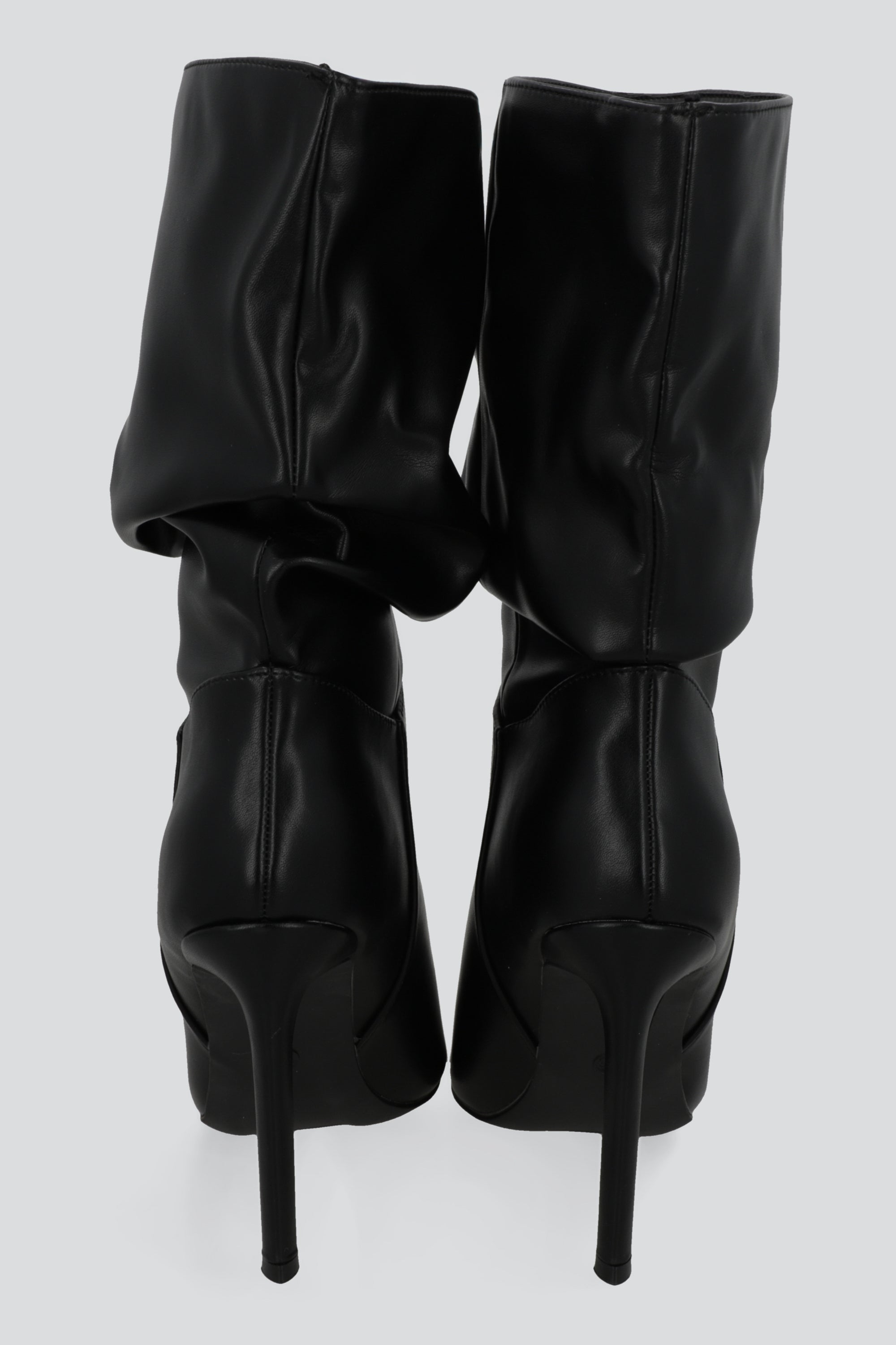 Bota slouchy midi punta metalica NEGRO