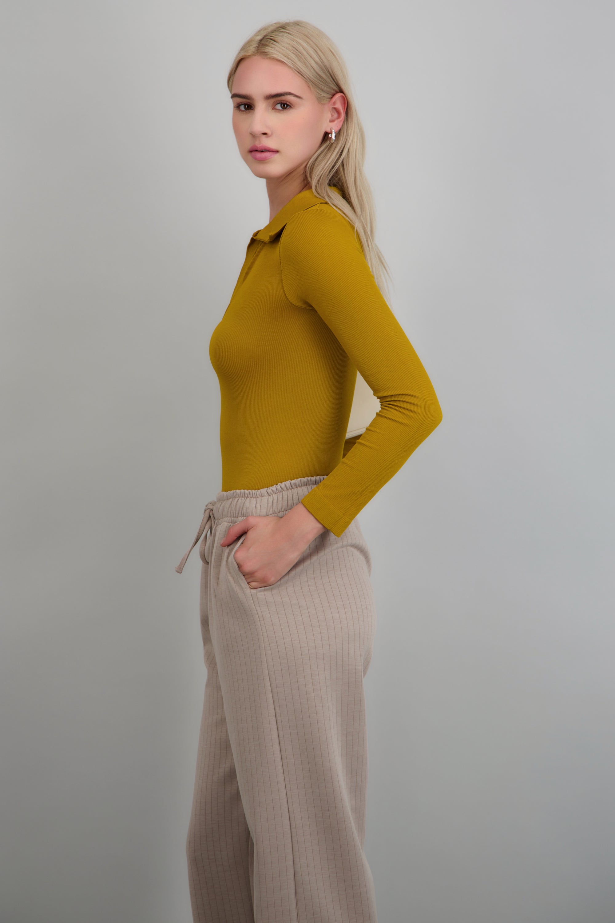 Bodysuit manga larga seamless liso MOSTAZA