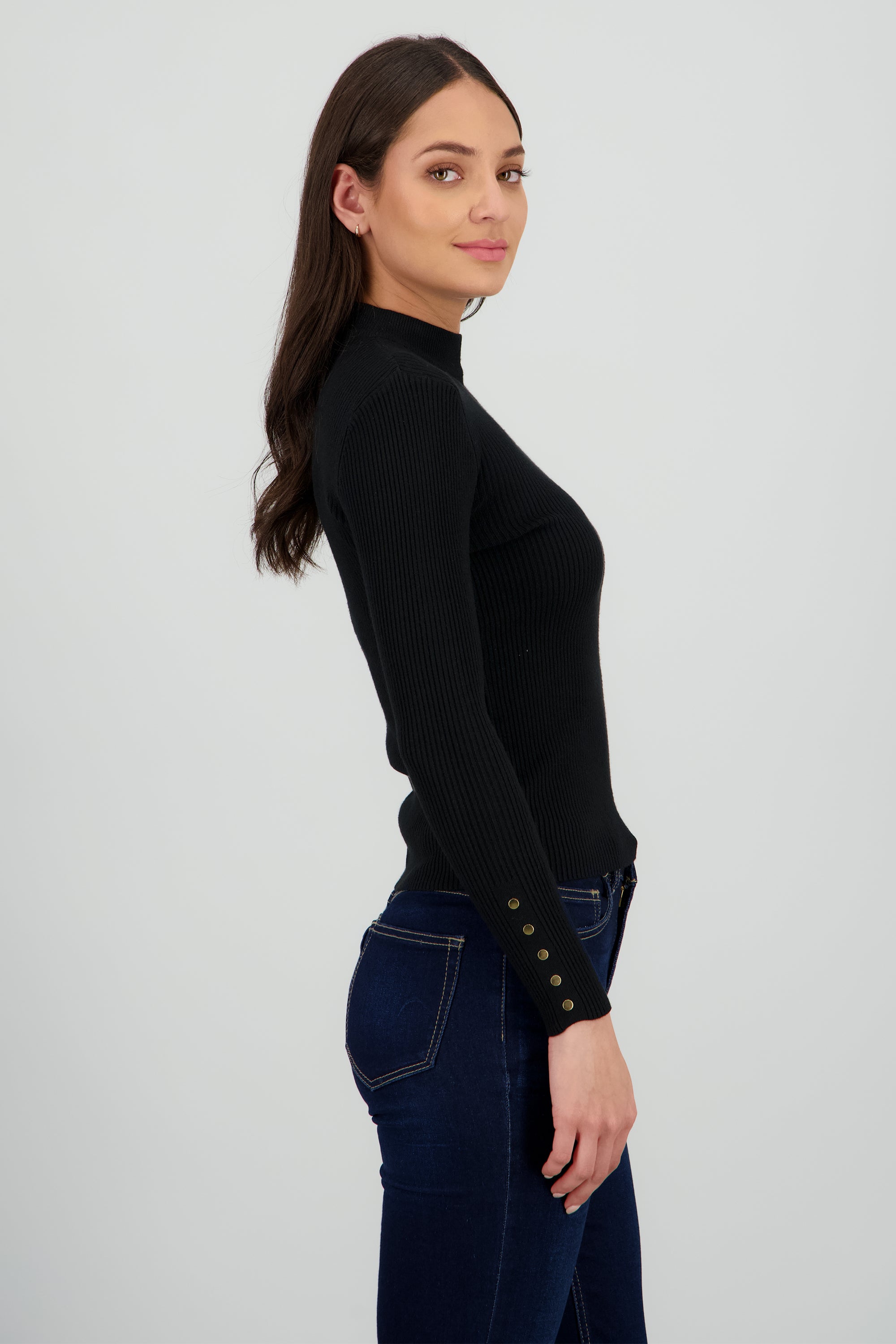 Sueter liso detalle botones mangas NEGRO