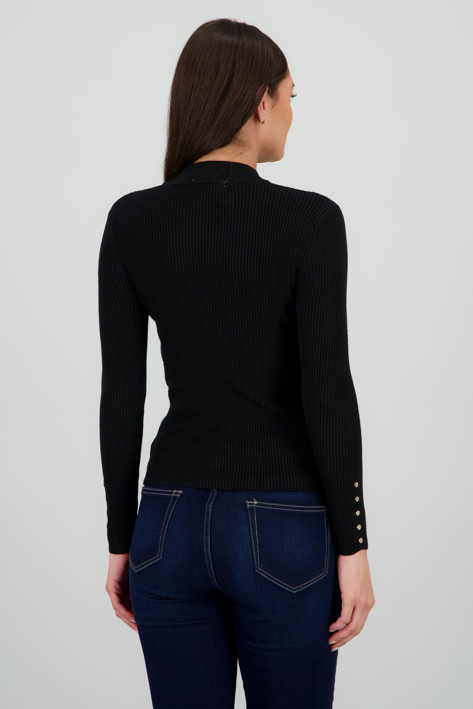Sueter liso detalle botones mangas NEGRO