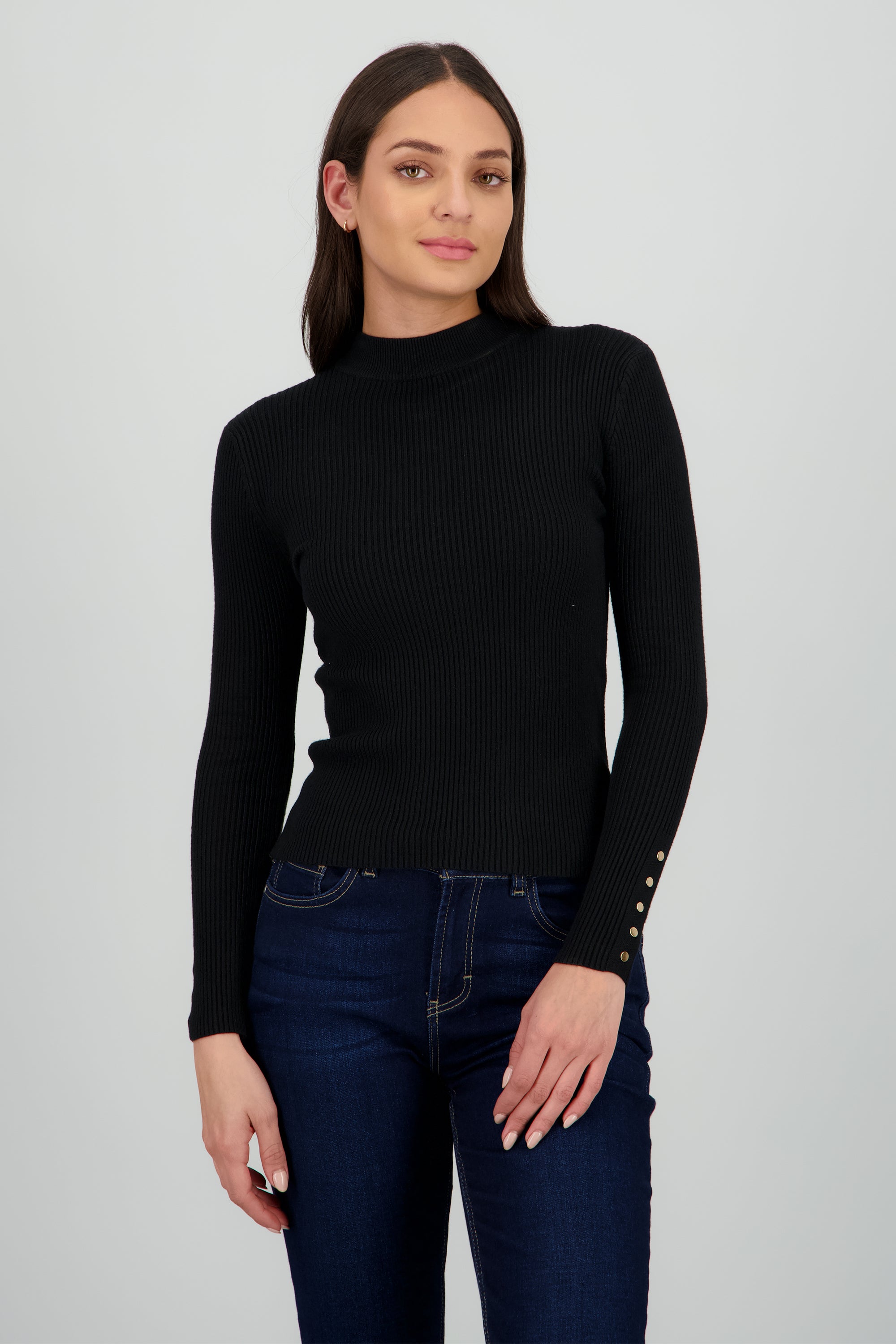 Sueter liso detalle botones mangas NEGRO