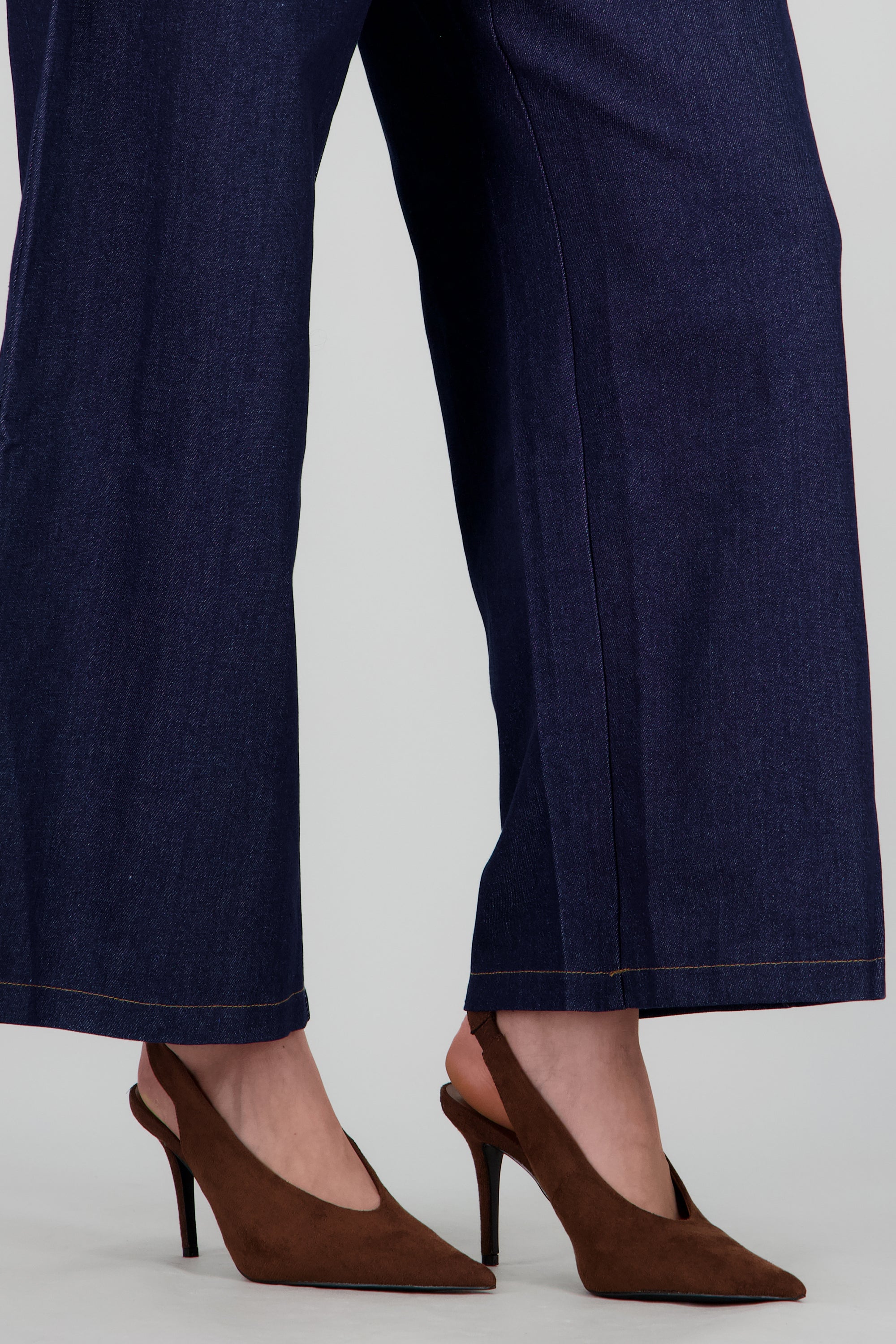 Tacon puntal slingback cerrado gamuza CAFE