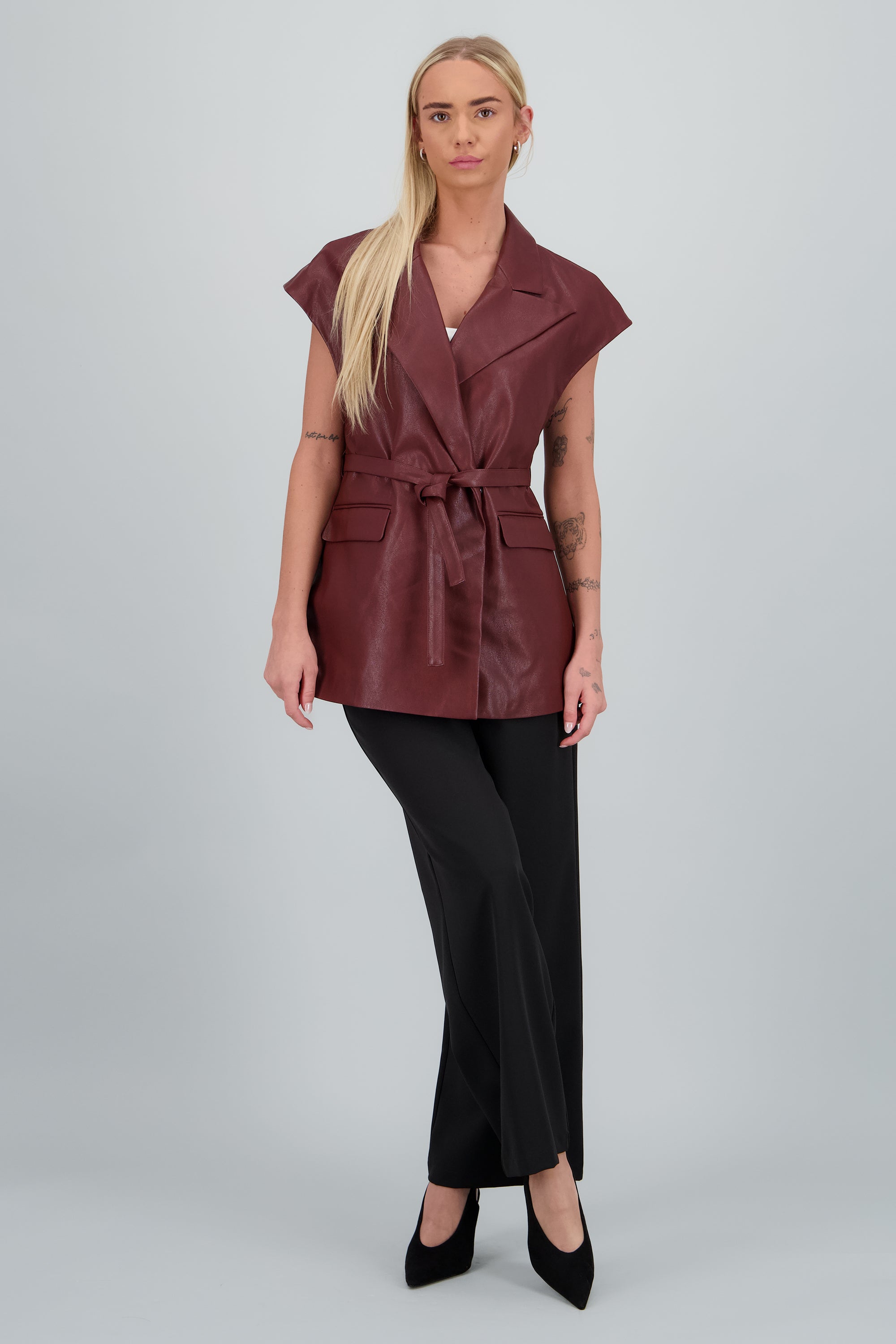 Tacon puntal slingback cerrado gamuza NEGRO