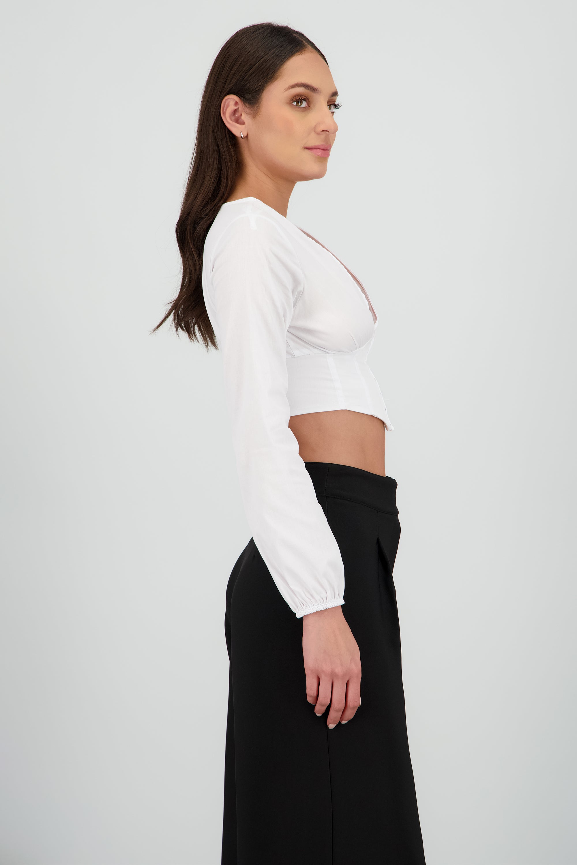 Camisa detalle cortes cuello v BLANCO