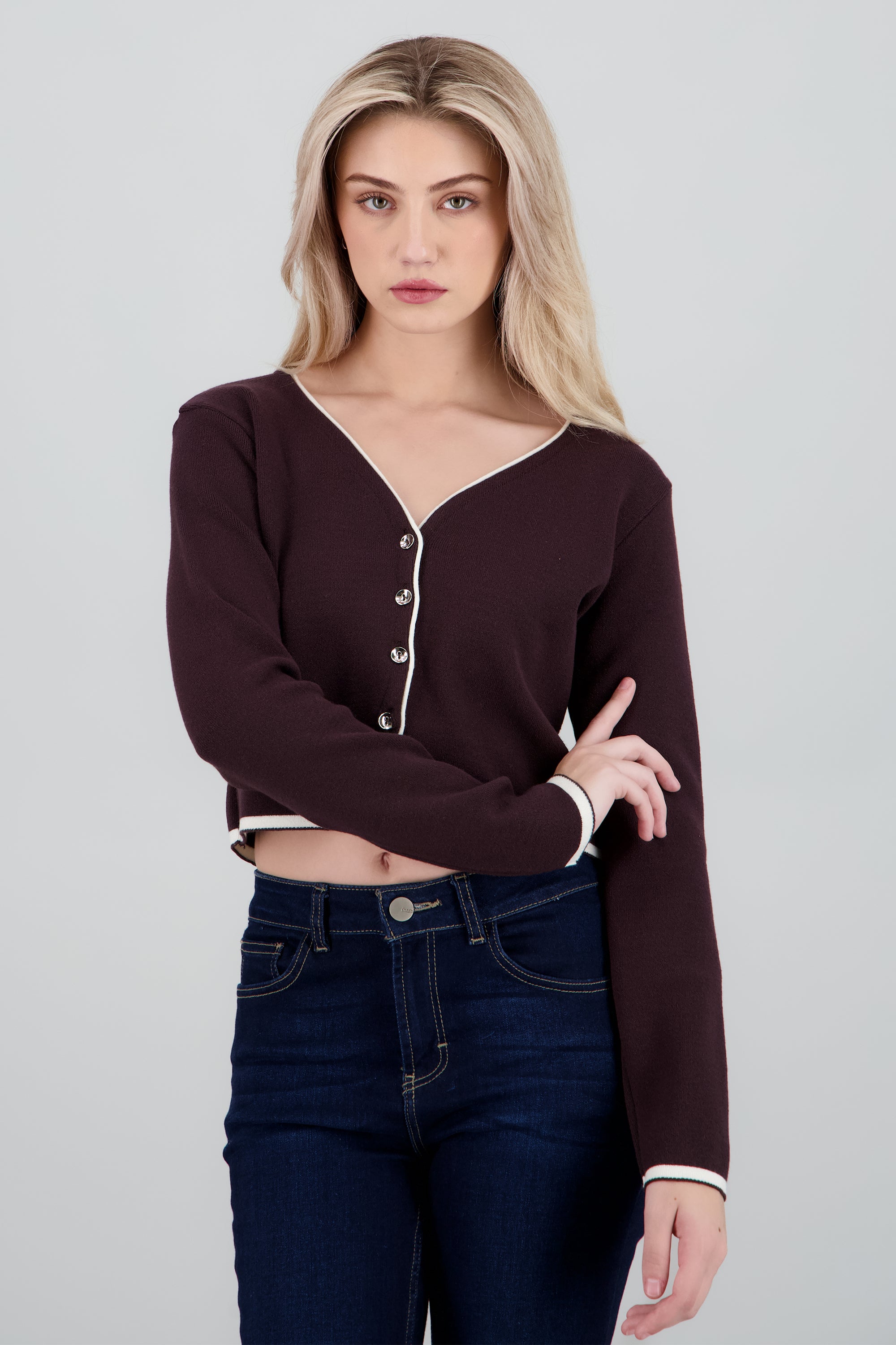 Cardigan botones detalle contraste CHOCOLATE
