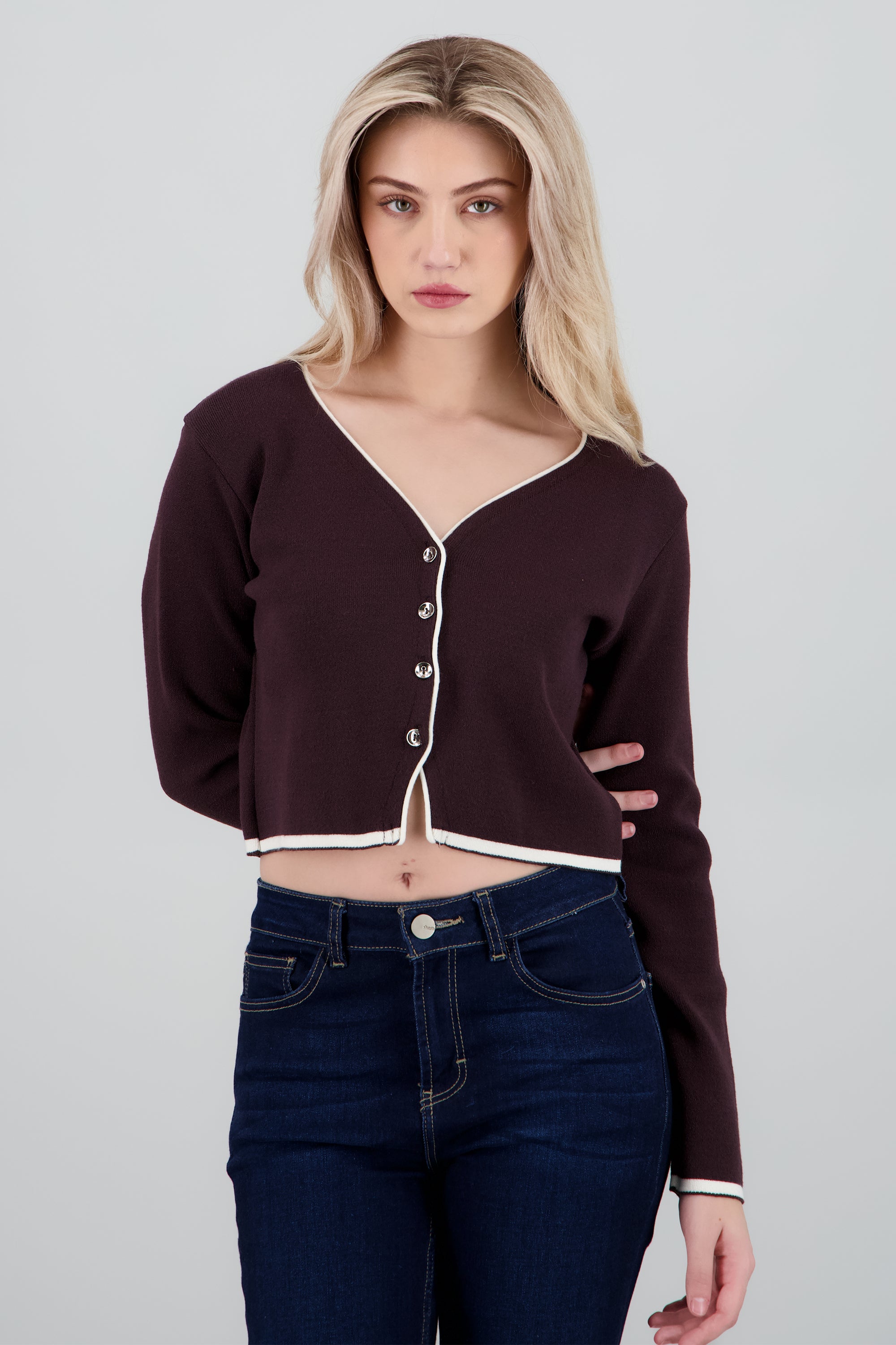 Cardigan botones detalle contraste CHOCOLATE