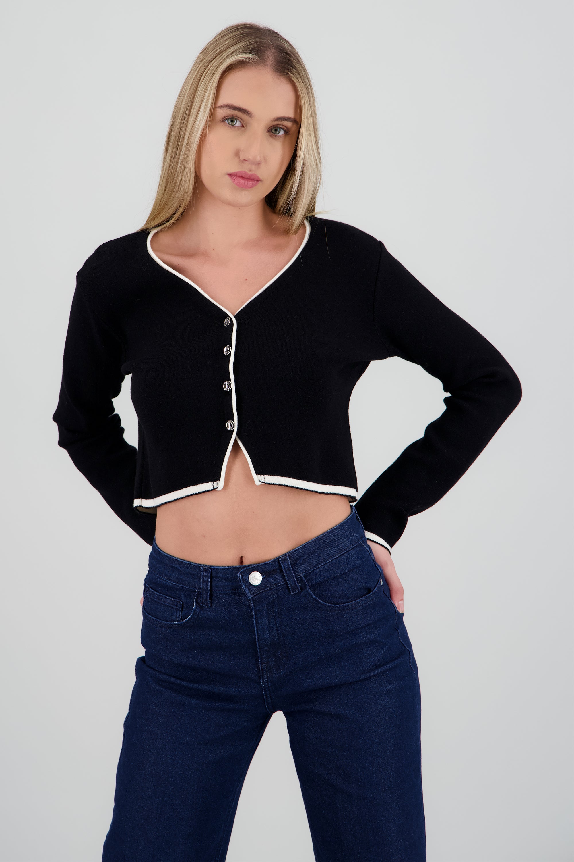 Cardigan botones detalle contraste NEGRO