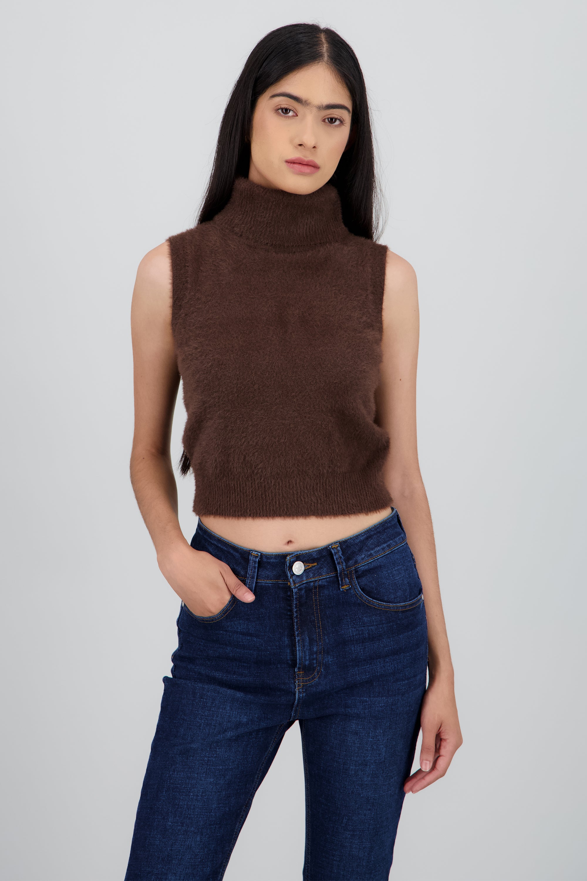 Top cuello alto tejido peluche CAFE