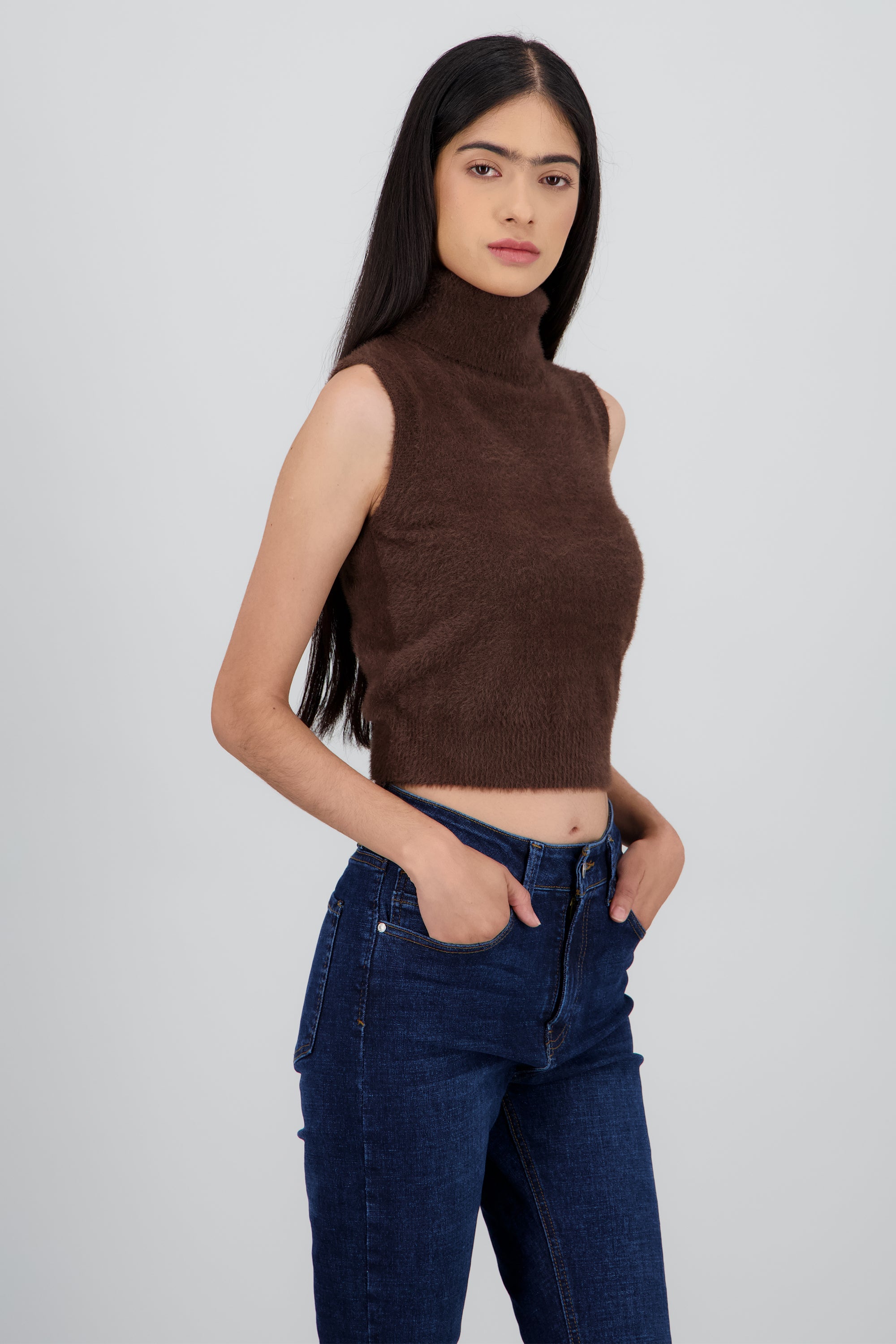 Top cuello alto tejido peluche CAFE