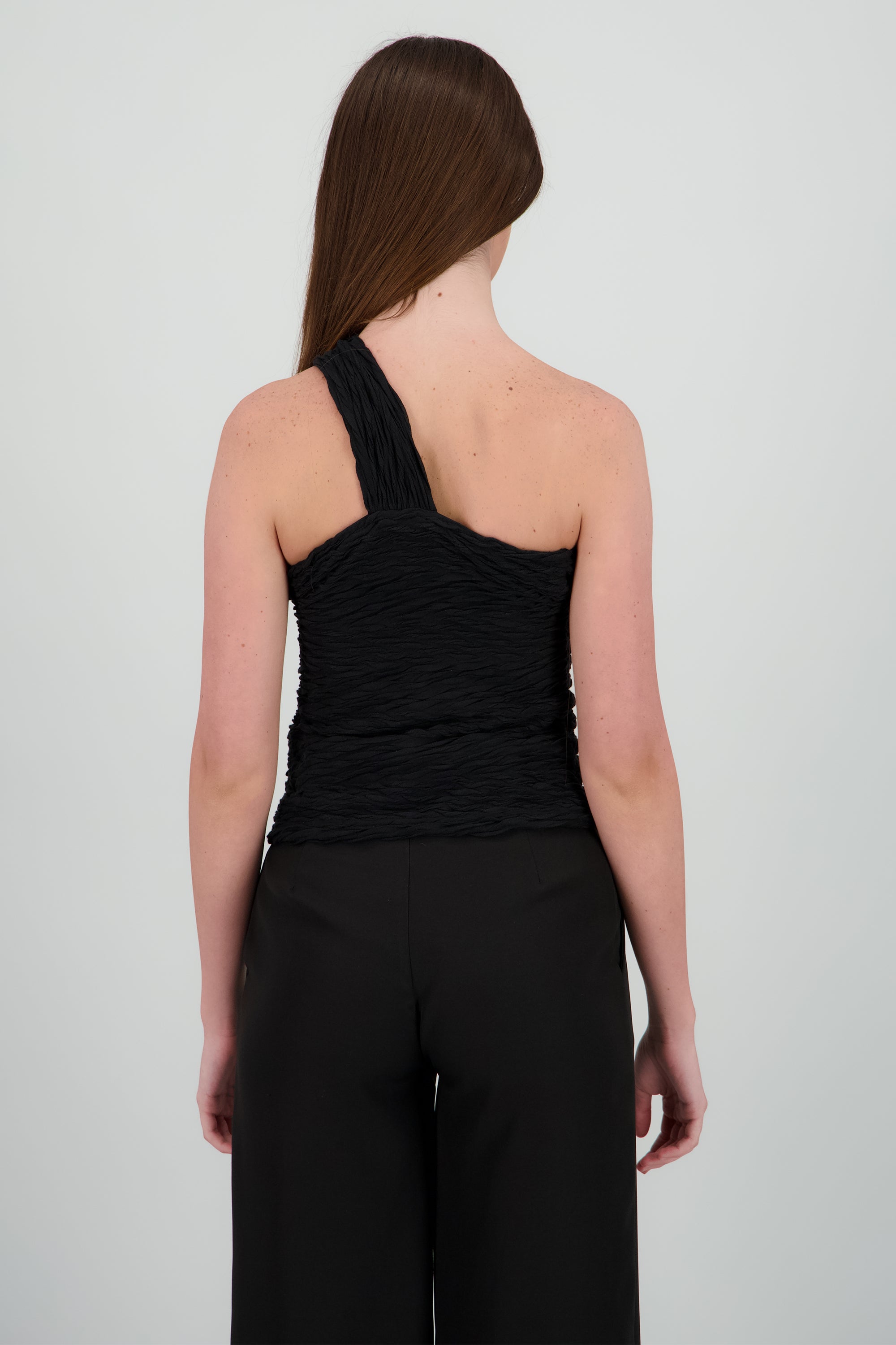 Top halter asimetrico con nudo NEGRO