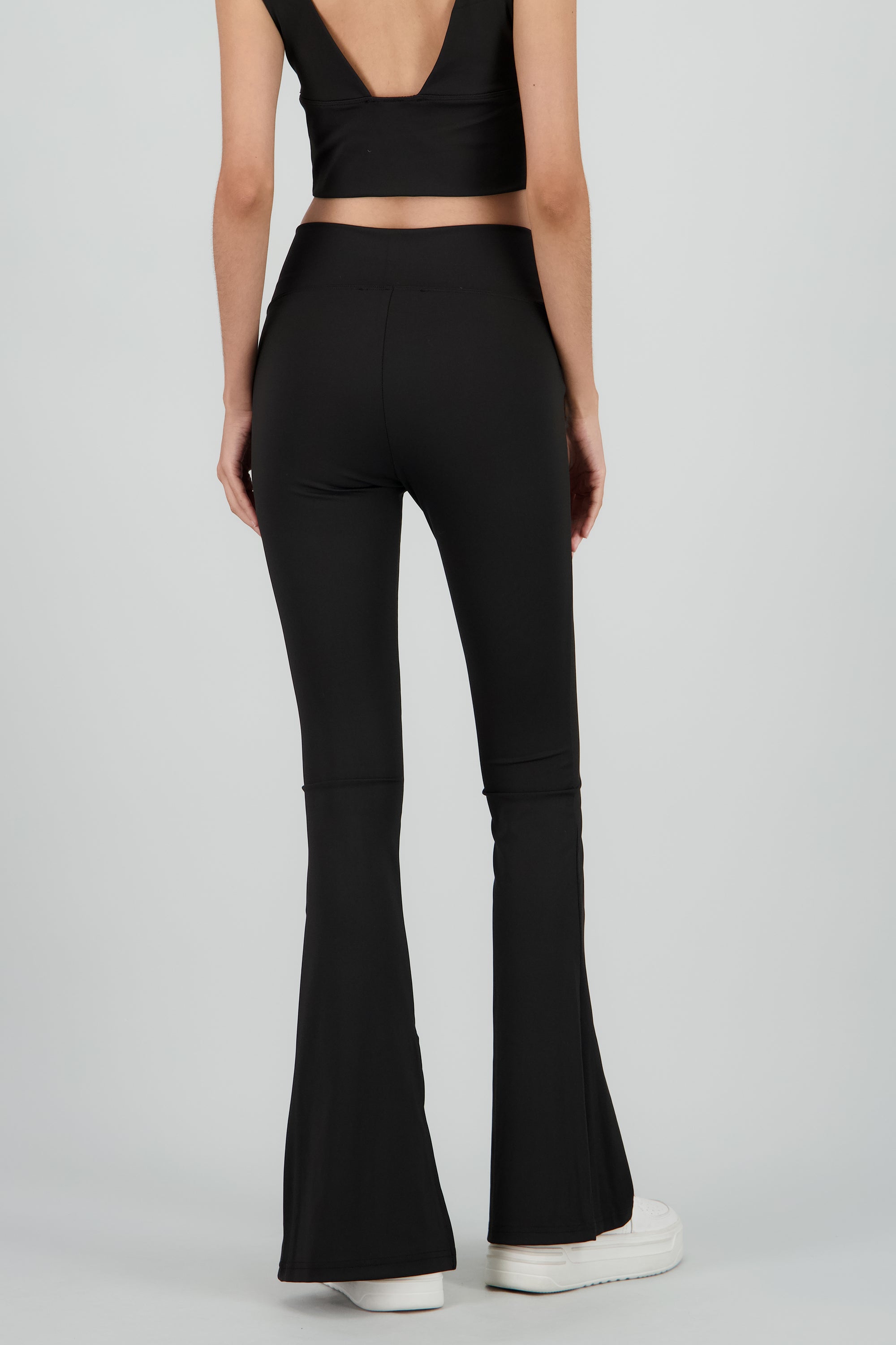 Pantalon liso abertura NEGRO