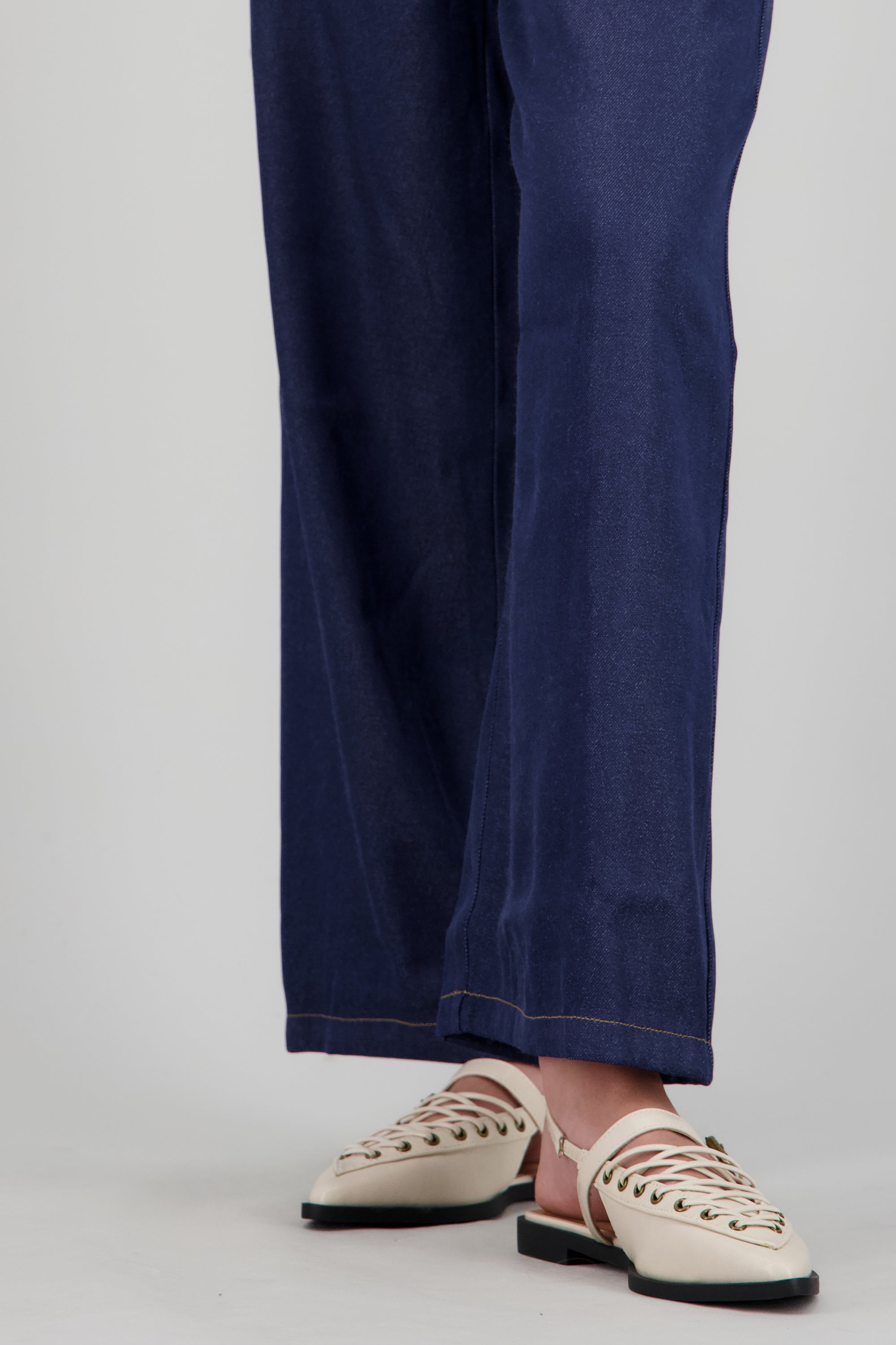 Flat puntal lace slingback HUESO