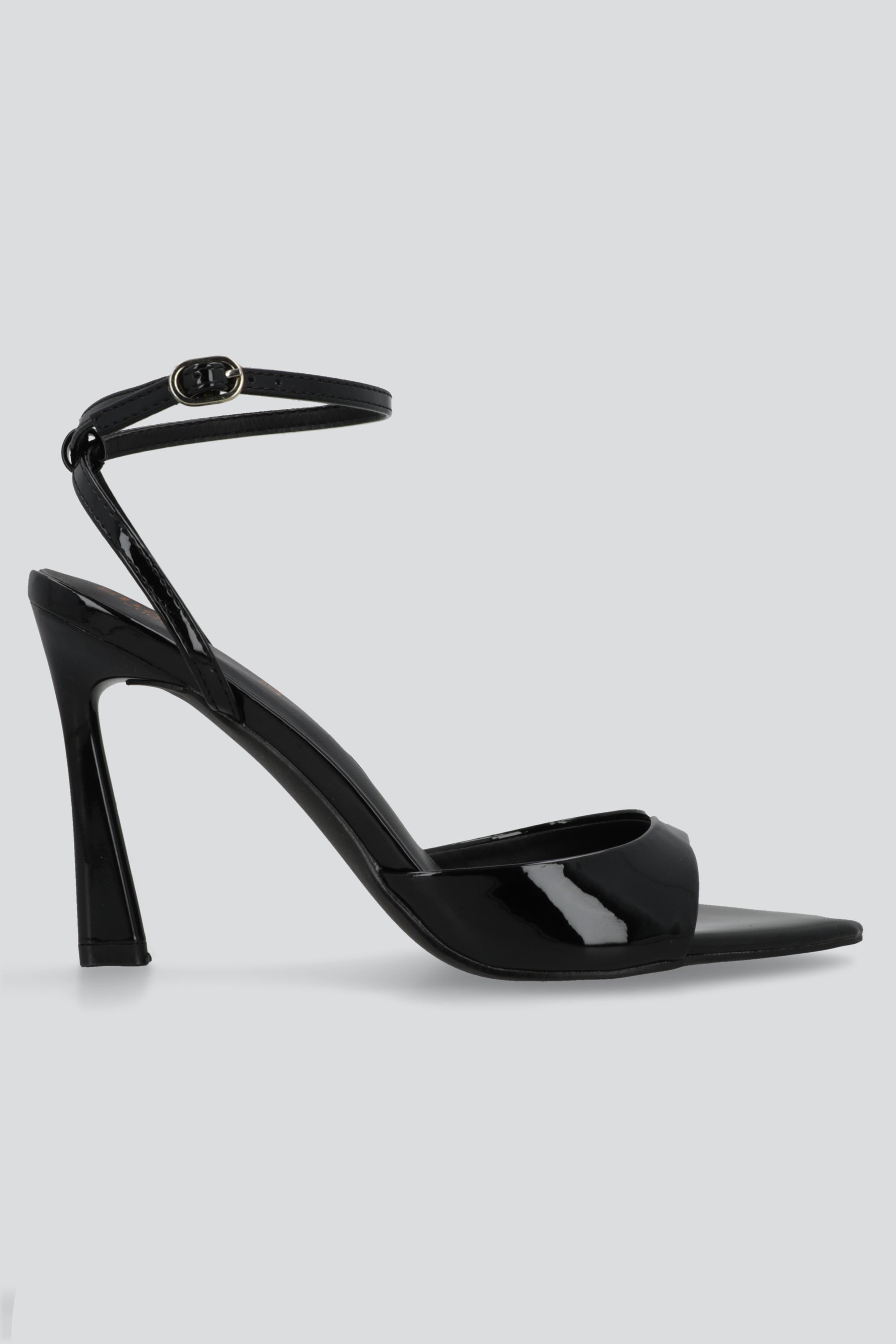 Tacon puntal charol peep toe tiras NEGRO