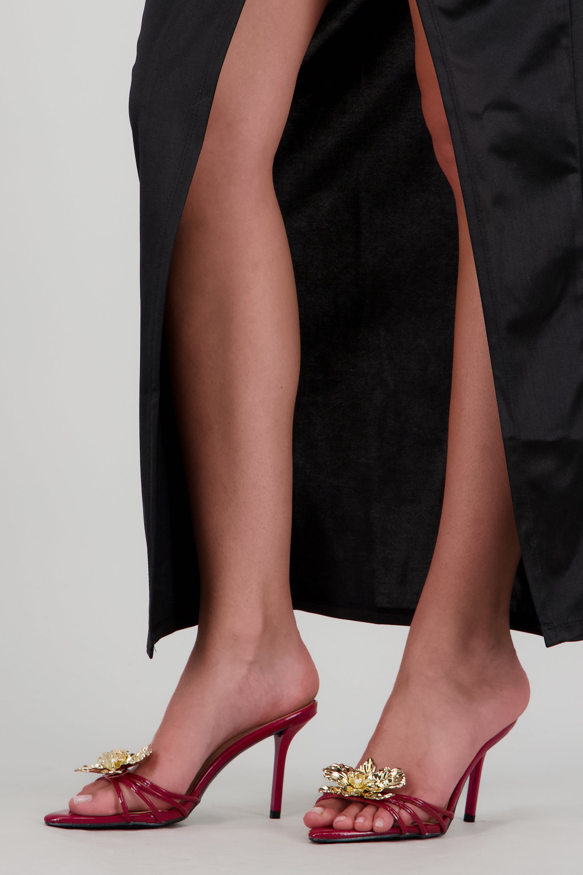 Tacon puntal mula tiras flor metalica VINO