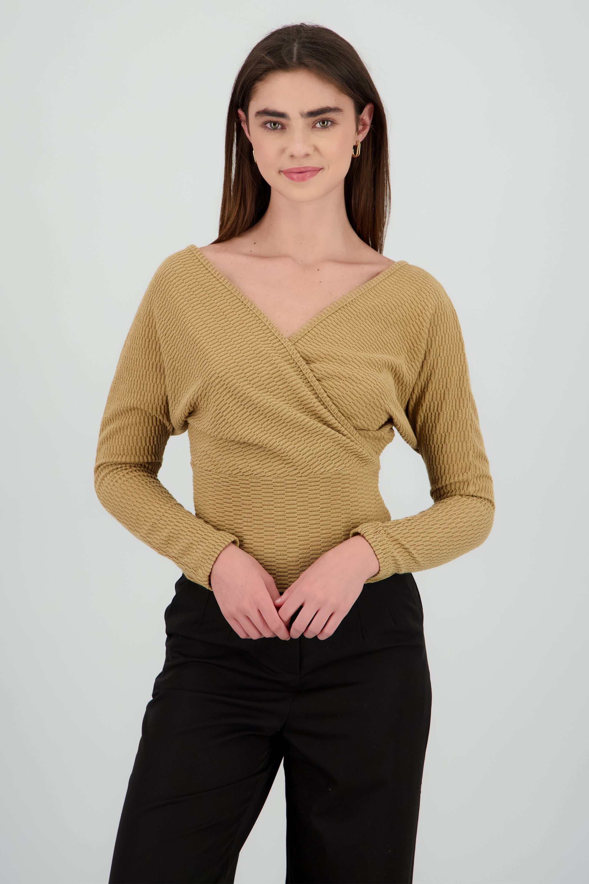 Blusa manga larga escote cruzado TAUPE